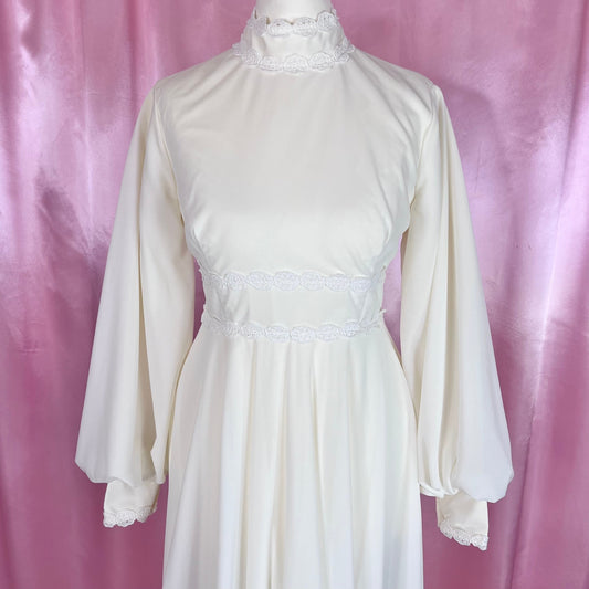 1970s Cream wedding dress, unbranded, size 6