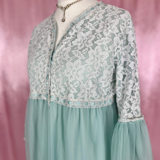 1960s Blue lace peignoir, unbranded, size 16