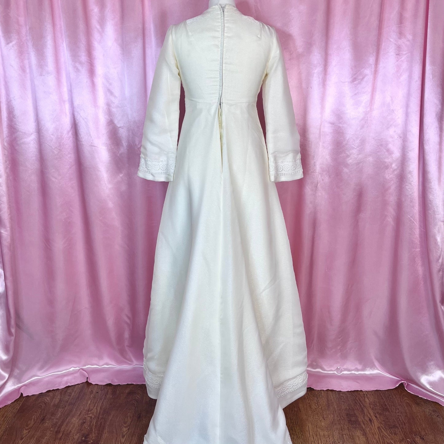 1960s Cream A-Line wedding dress, Unbranded, size 8