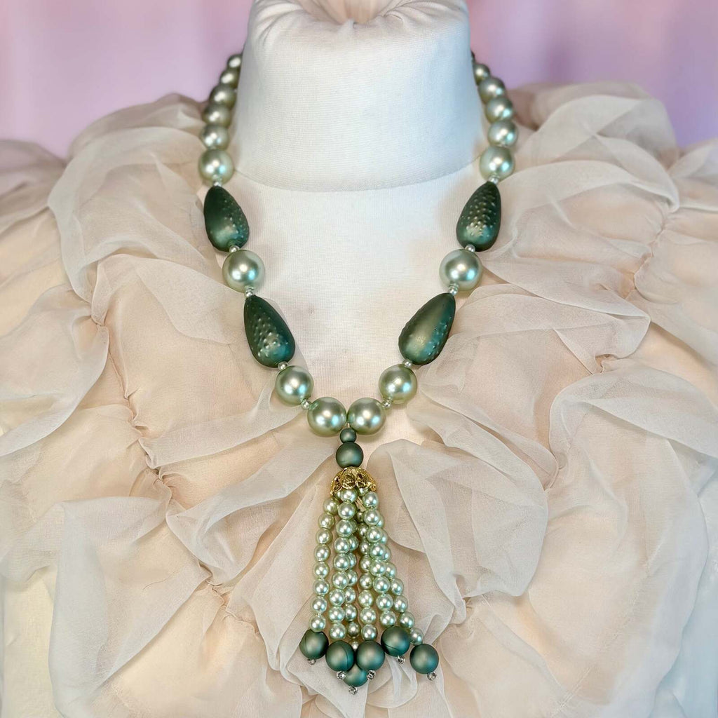 1980s Green beaded tassel necklace