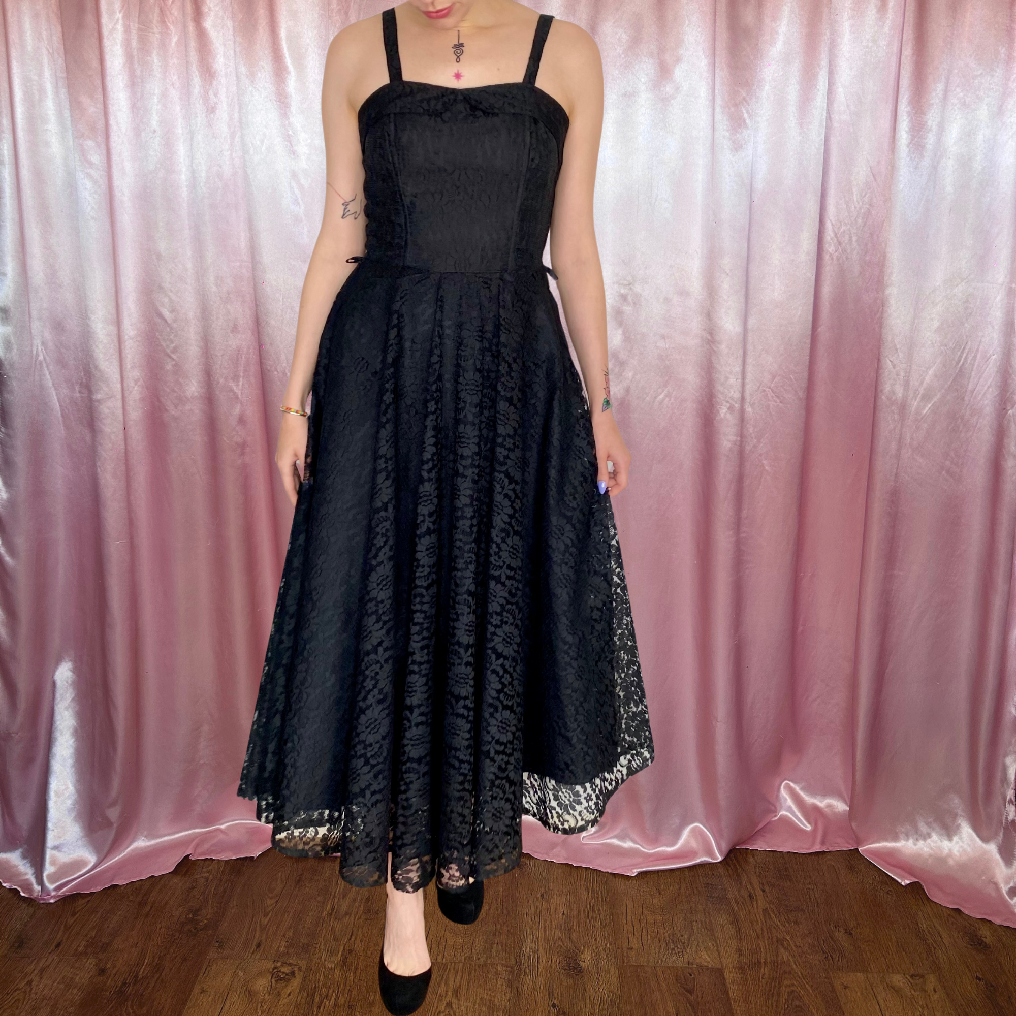 1980s does 50s lace prom dress, by C&A, size 8