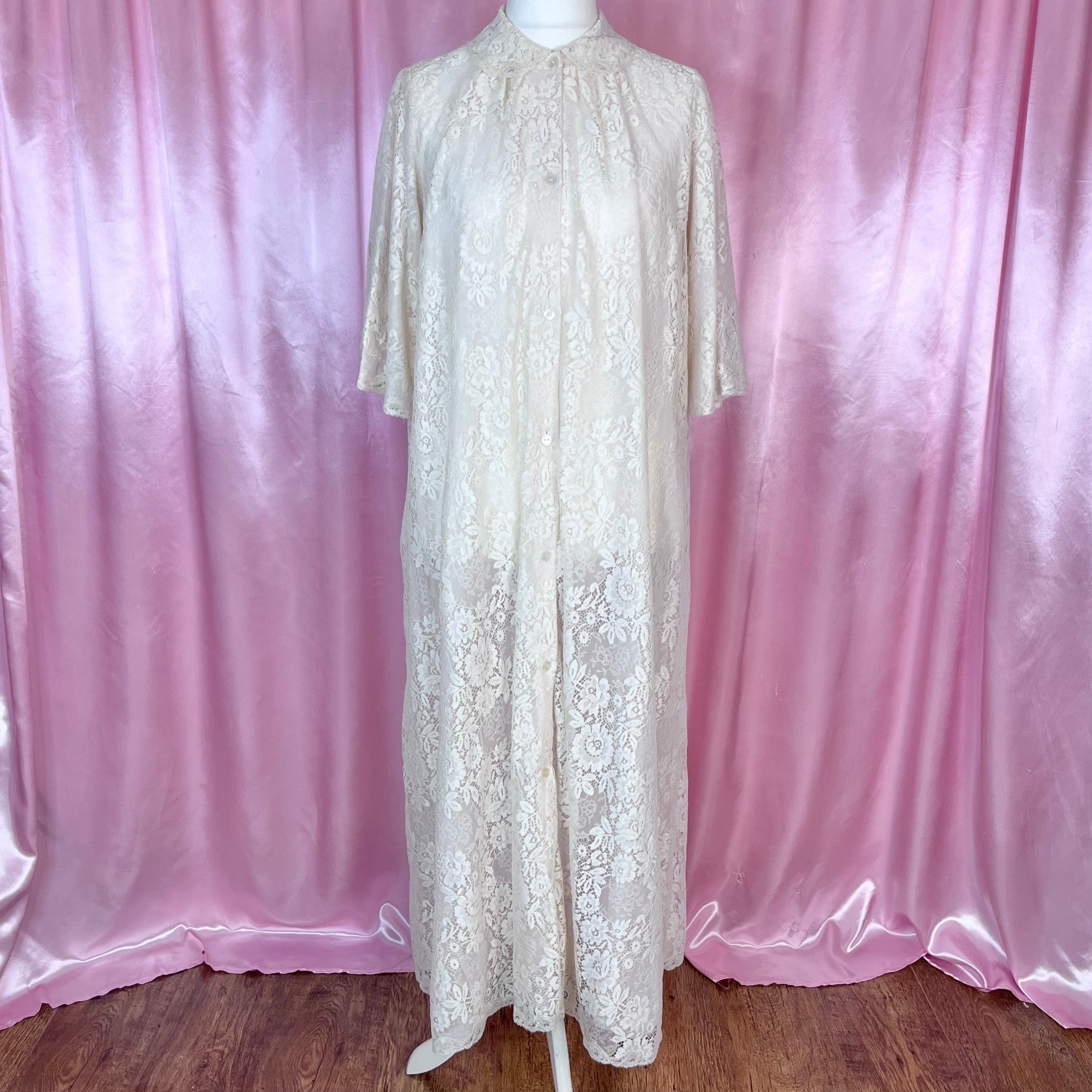 1970s Cream lace peignoir, unbranded, size 14