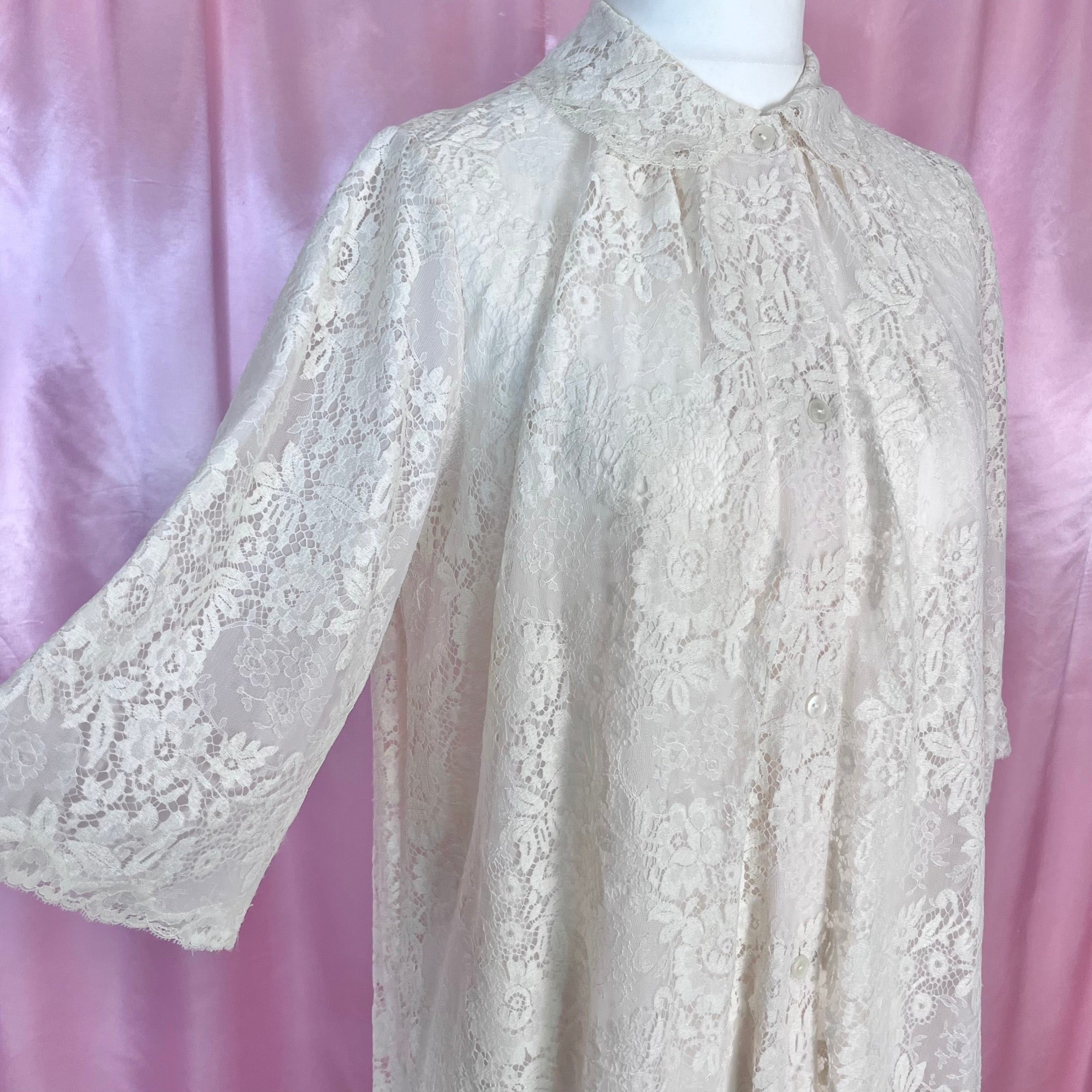 1970s Cream lace peignoir, unbranded, size 14