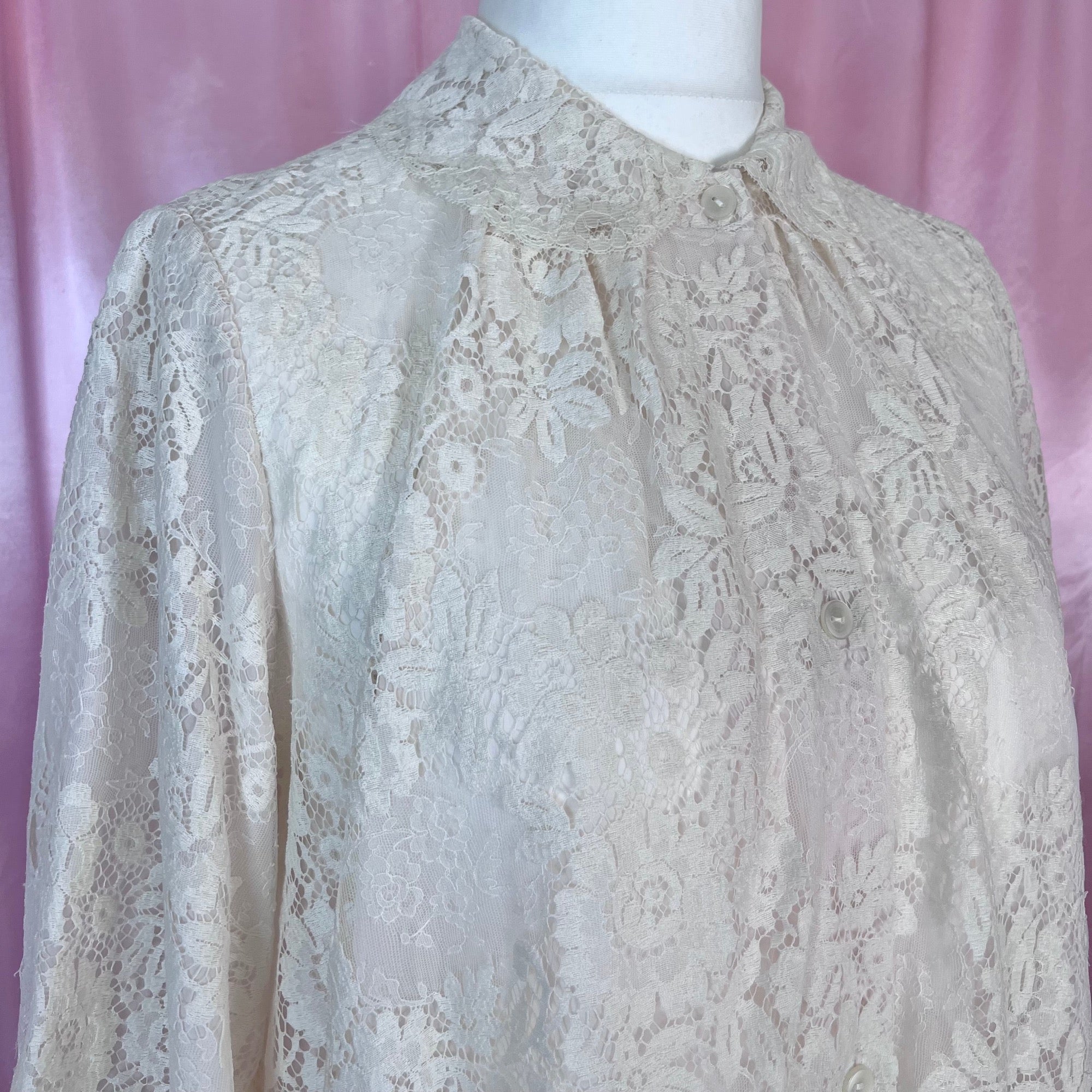 1970s Cream lace peignoir, unbranded, size 14