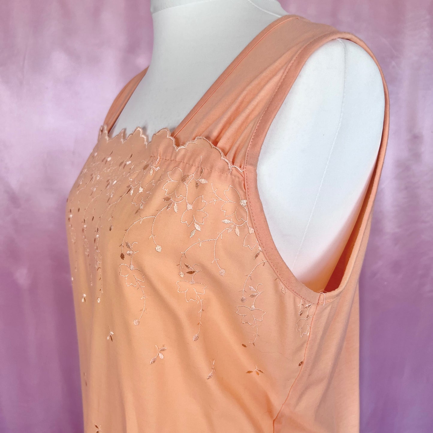 1980s Peach sleeveless tee, by Crea Style, size 14