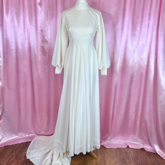 1970s Cream wedding dress, unbranded, size 6