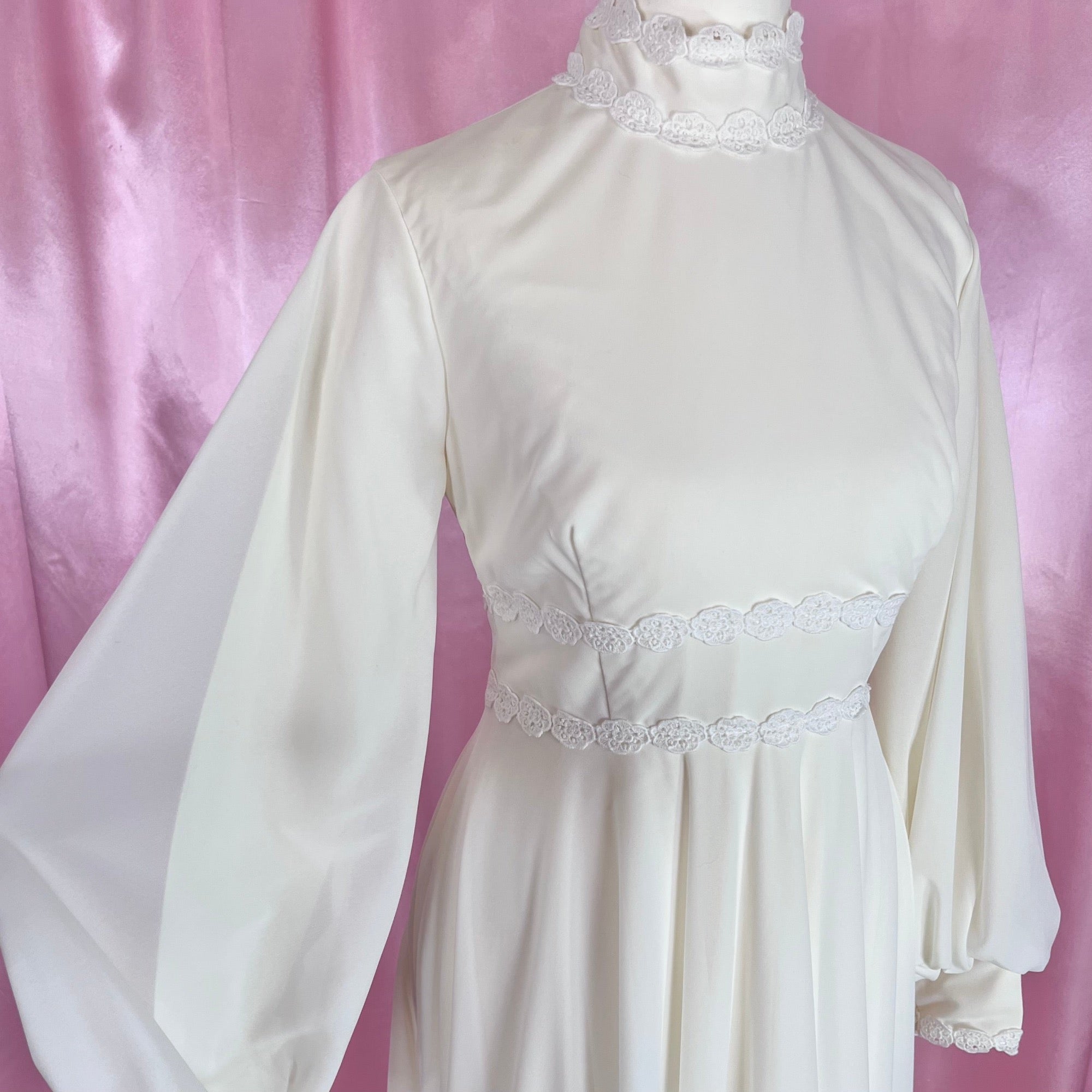 1970s Cream wedding dress, unbranded, size 6