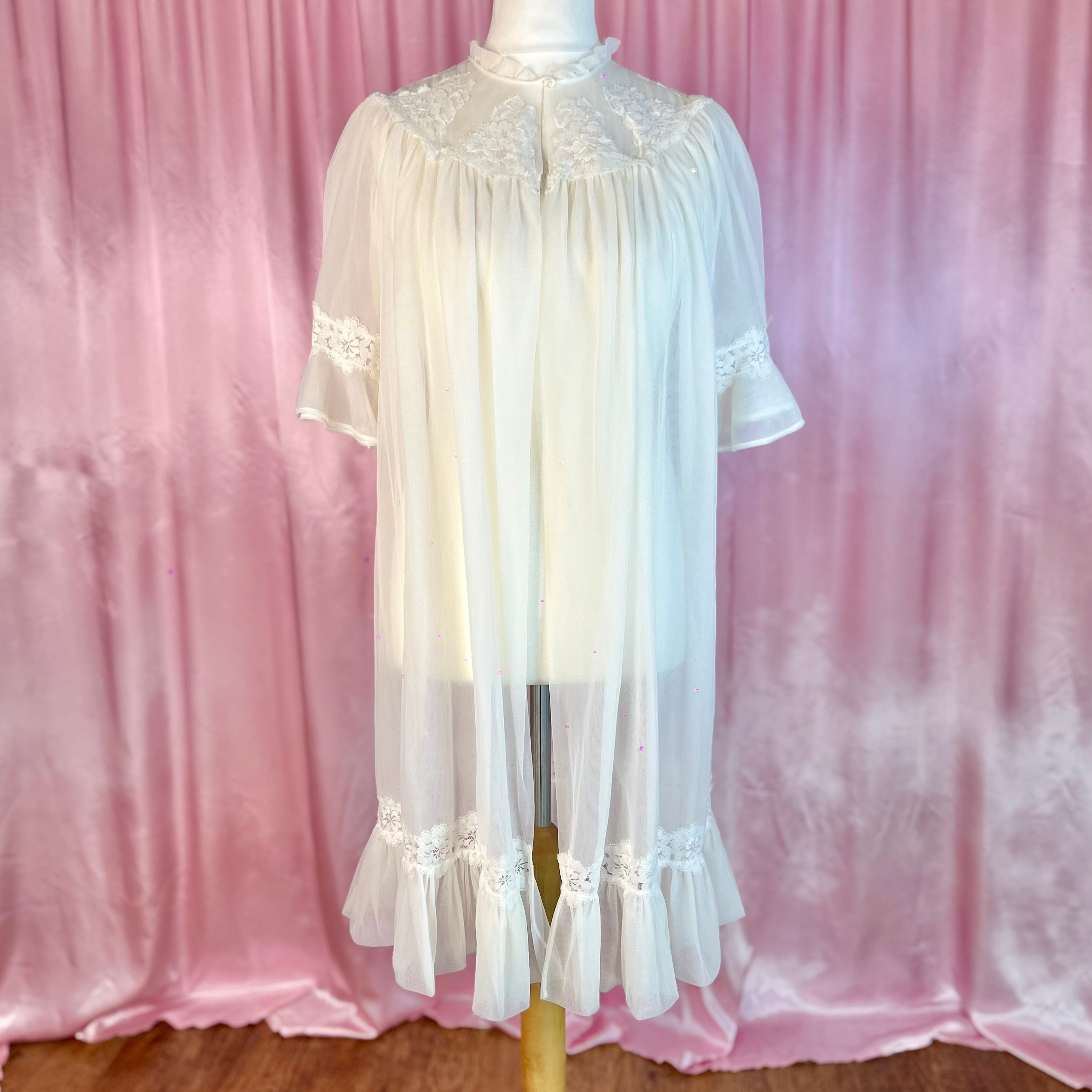 1960s Cream peignoir, by Lux Lux, size 12
