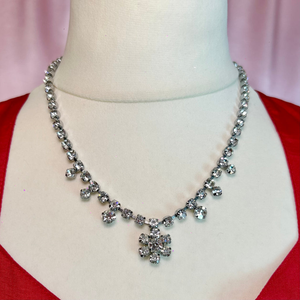 Silver 16” diamanté daisy necklace