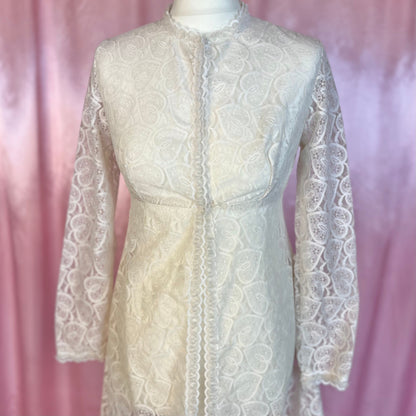 1970s Lace peignoir with train, unbranded, size 8