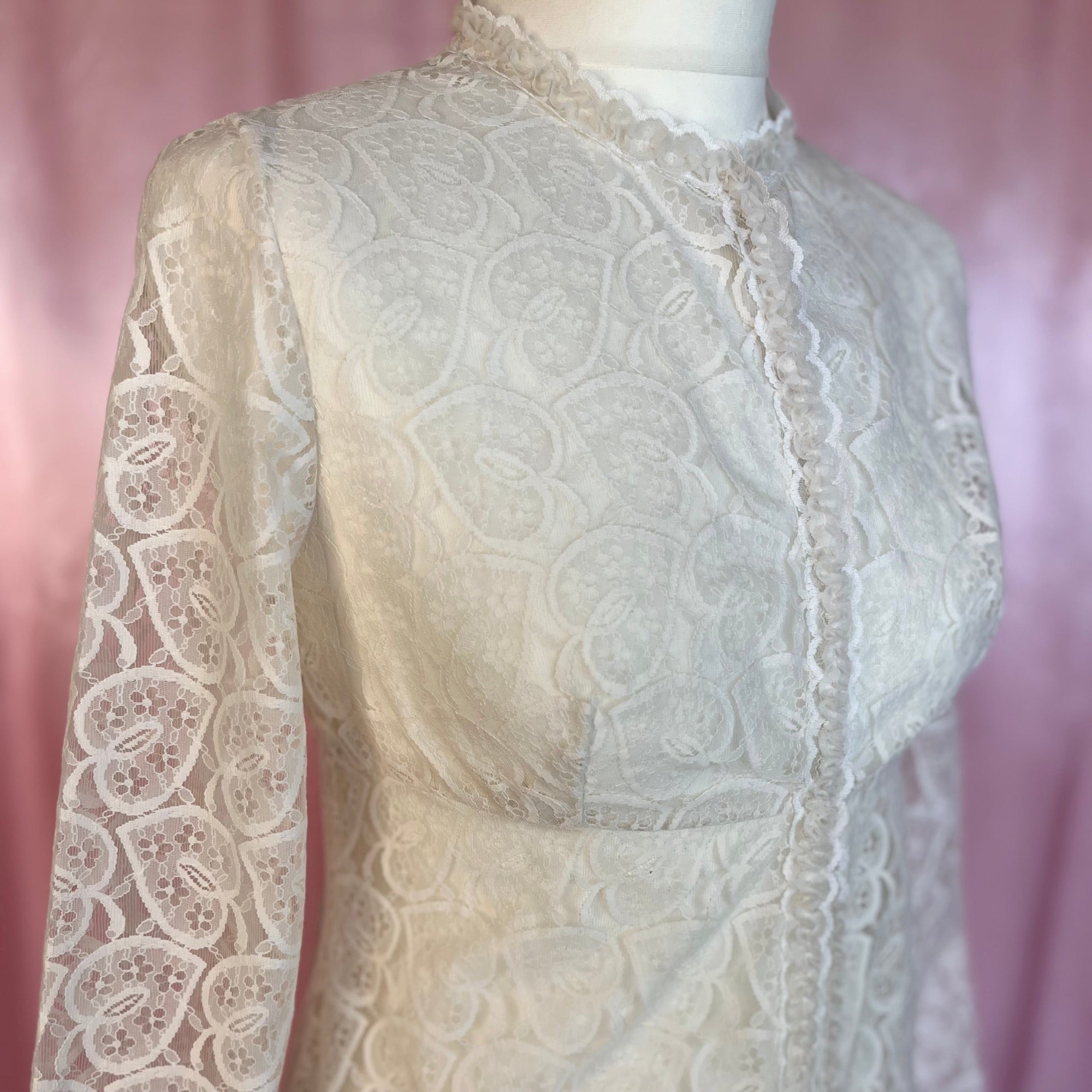 1970s Lace peignoir with train, unbranded, size 8