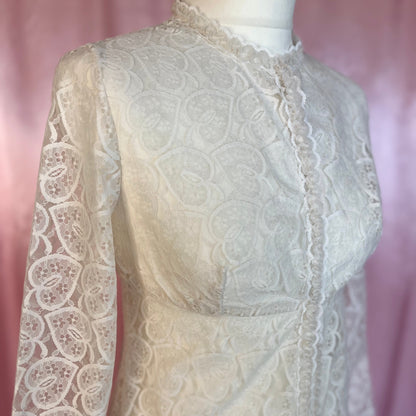 1970s Lace peignoir with train, unbranded, size 8