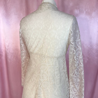 1970s Lace peignoir with train, unbranded, size 8
