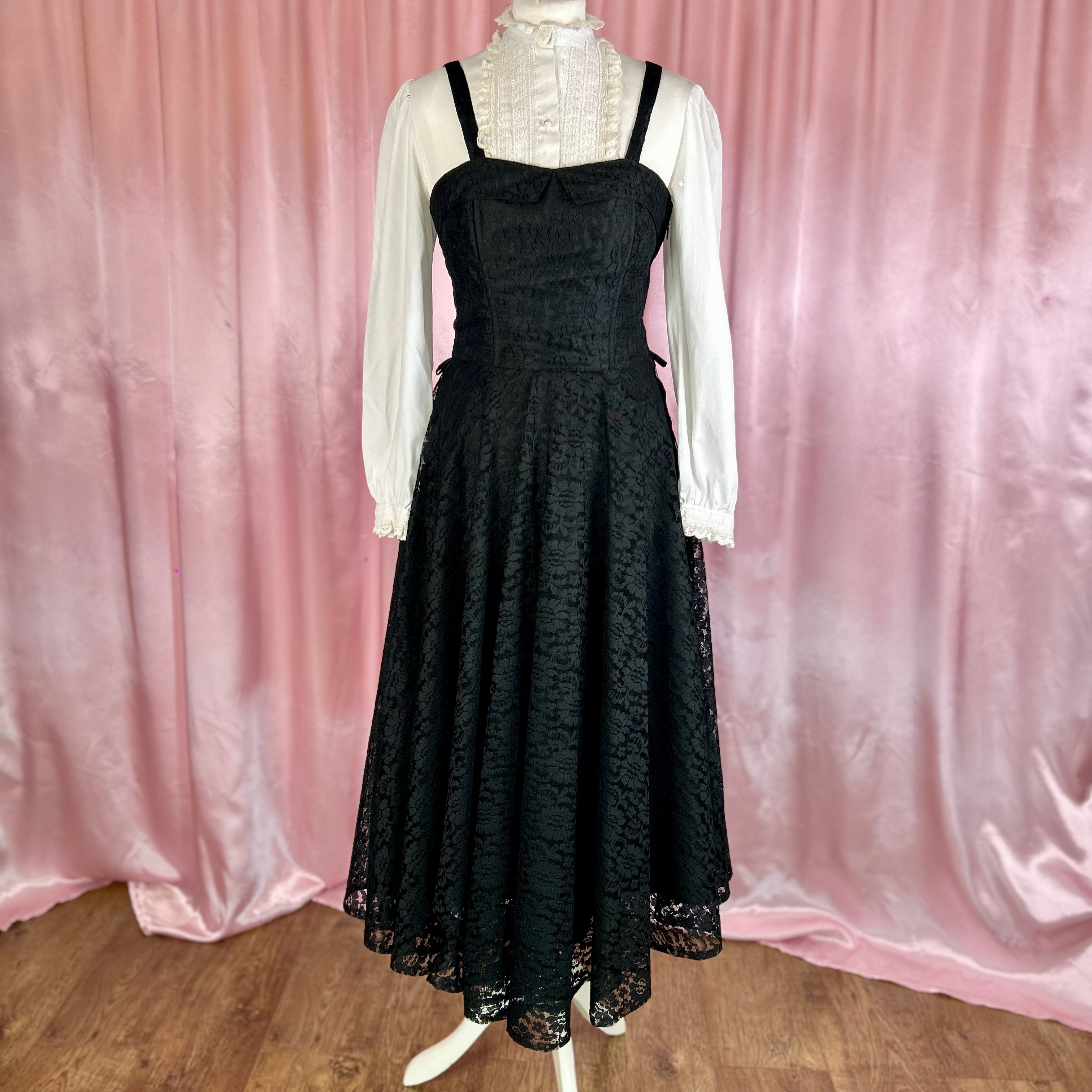 1980s does 50s lace prom dress, by C&A, size 8