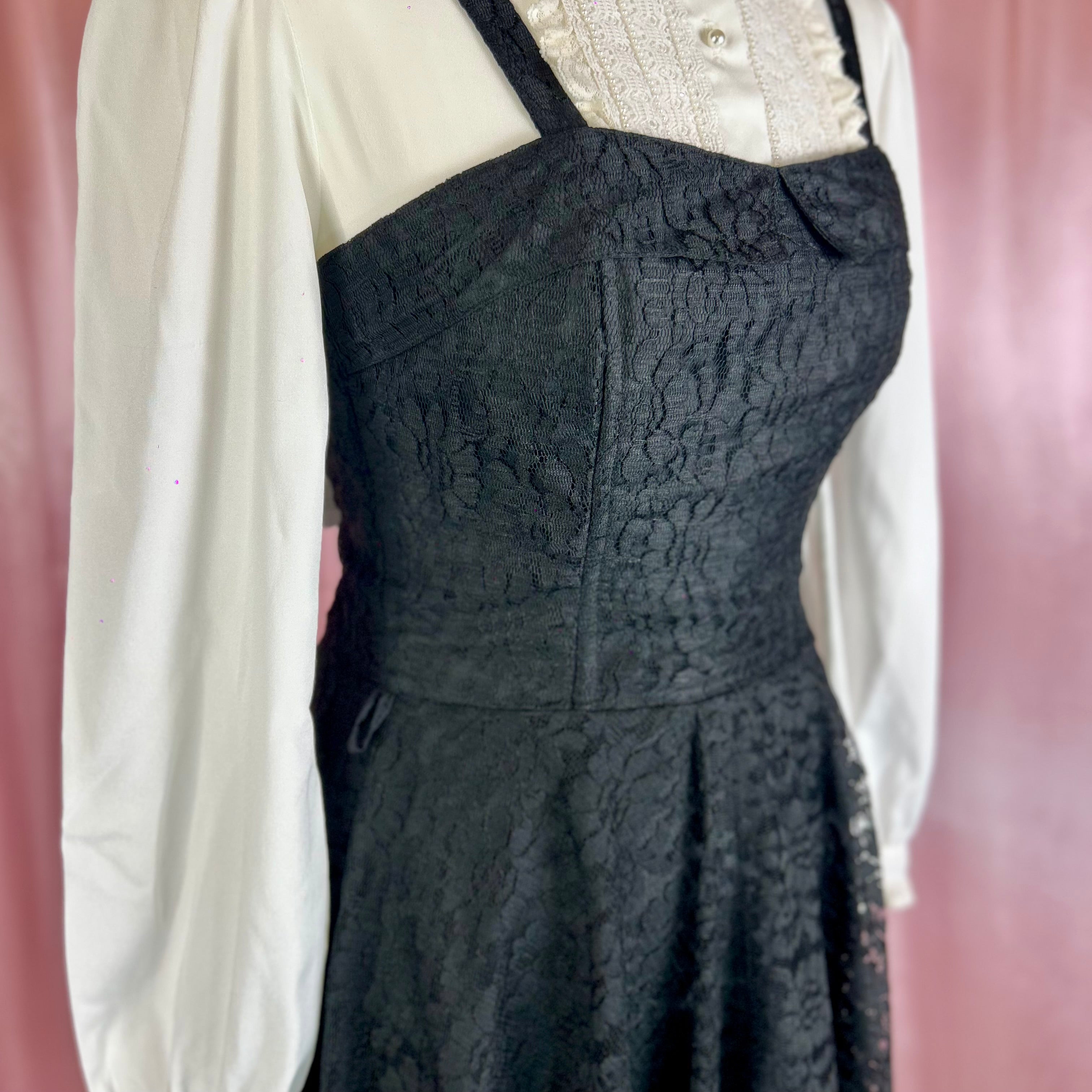 1980s does 50s lace prom dress, by C&A, size 8