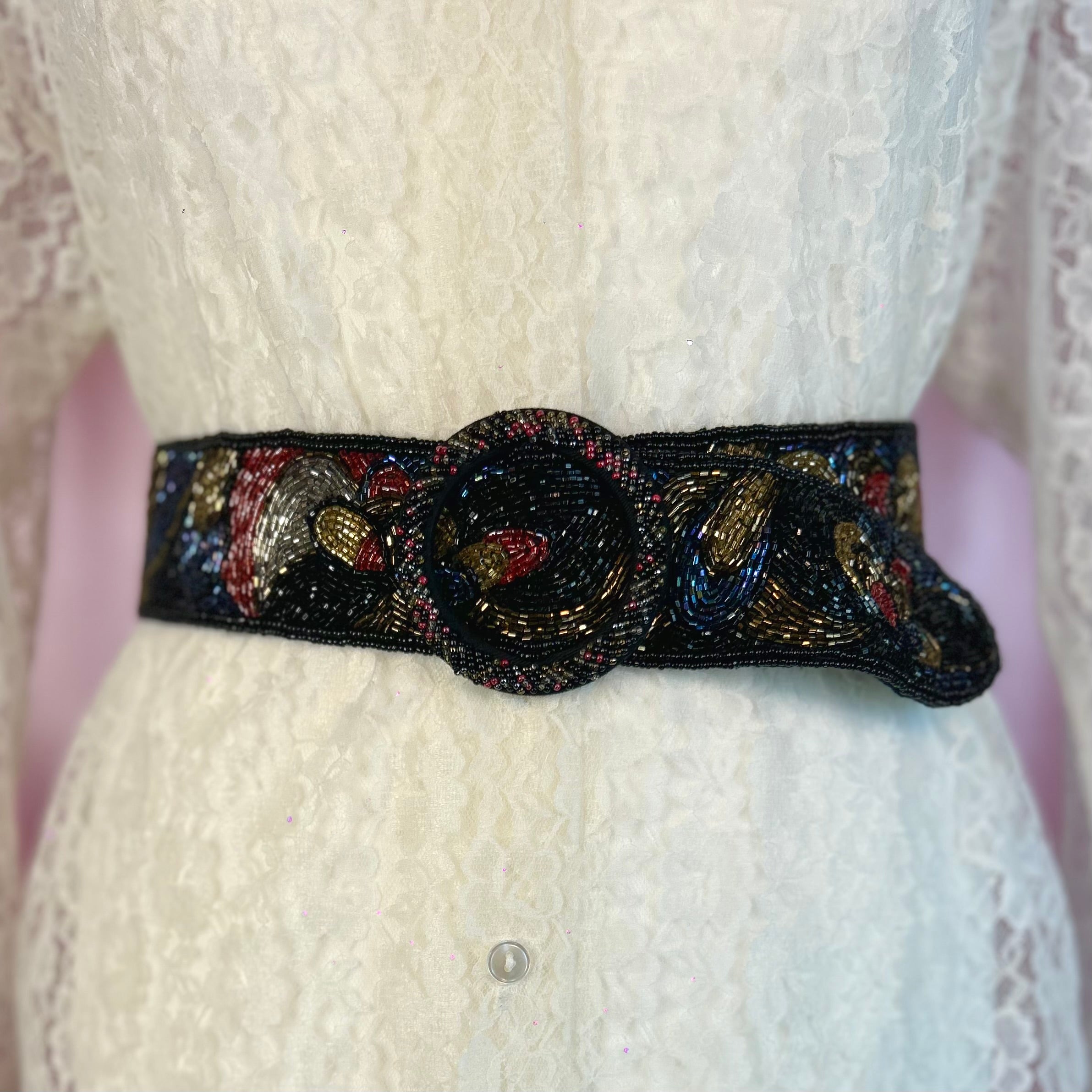 1980s swirling beaded belt, size 10/12