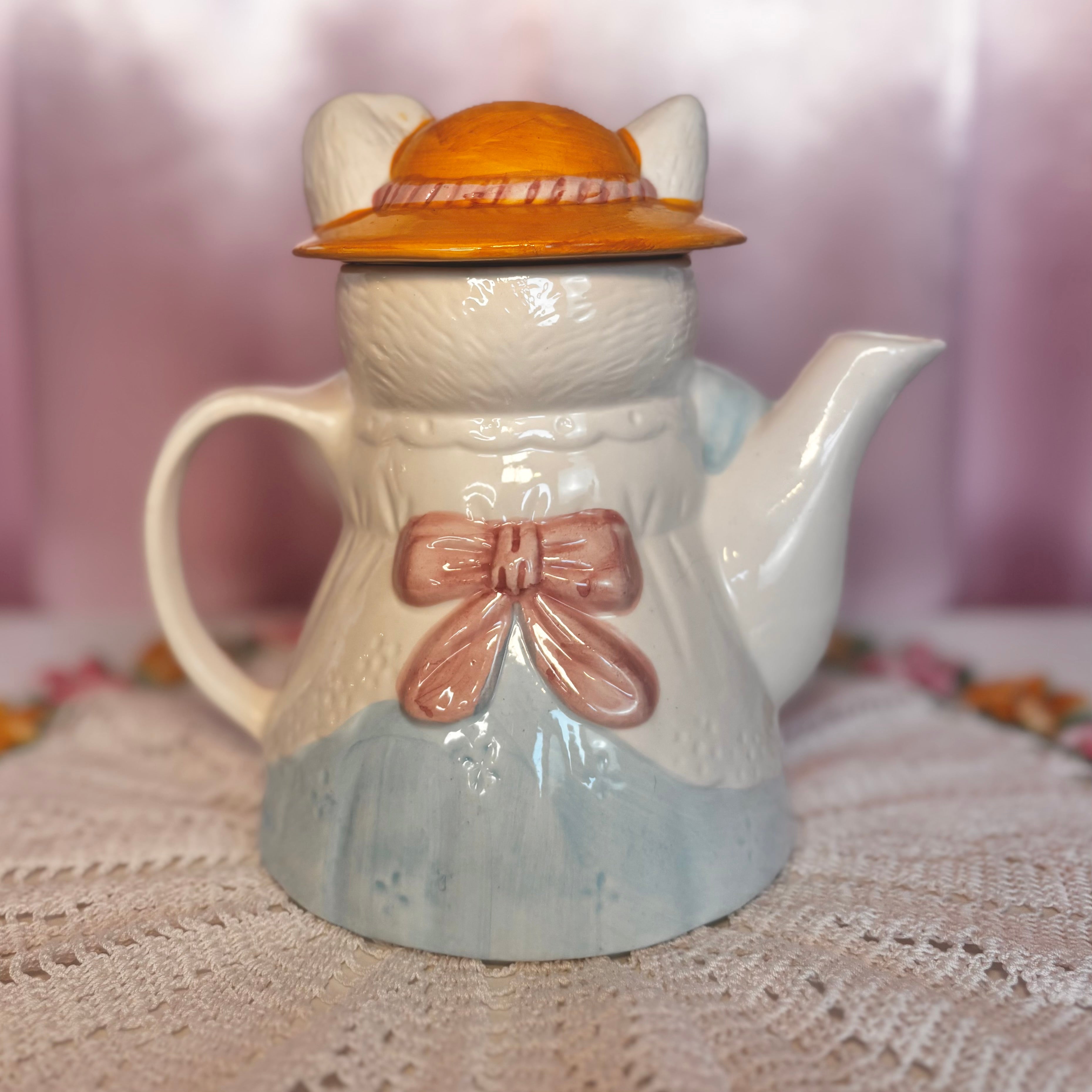 1980s Novelty cat teapot