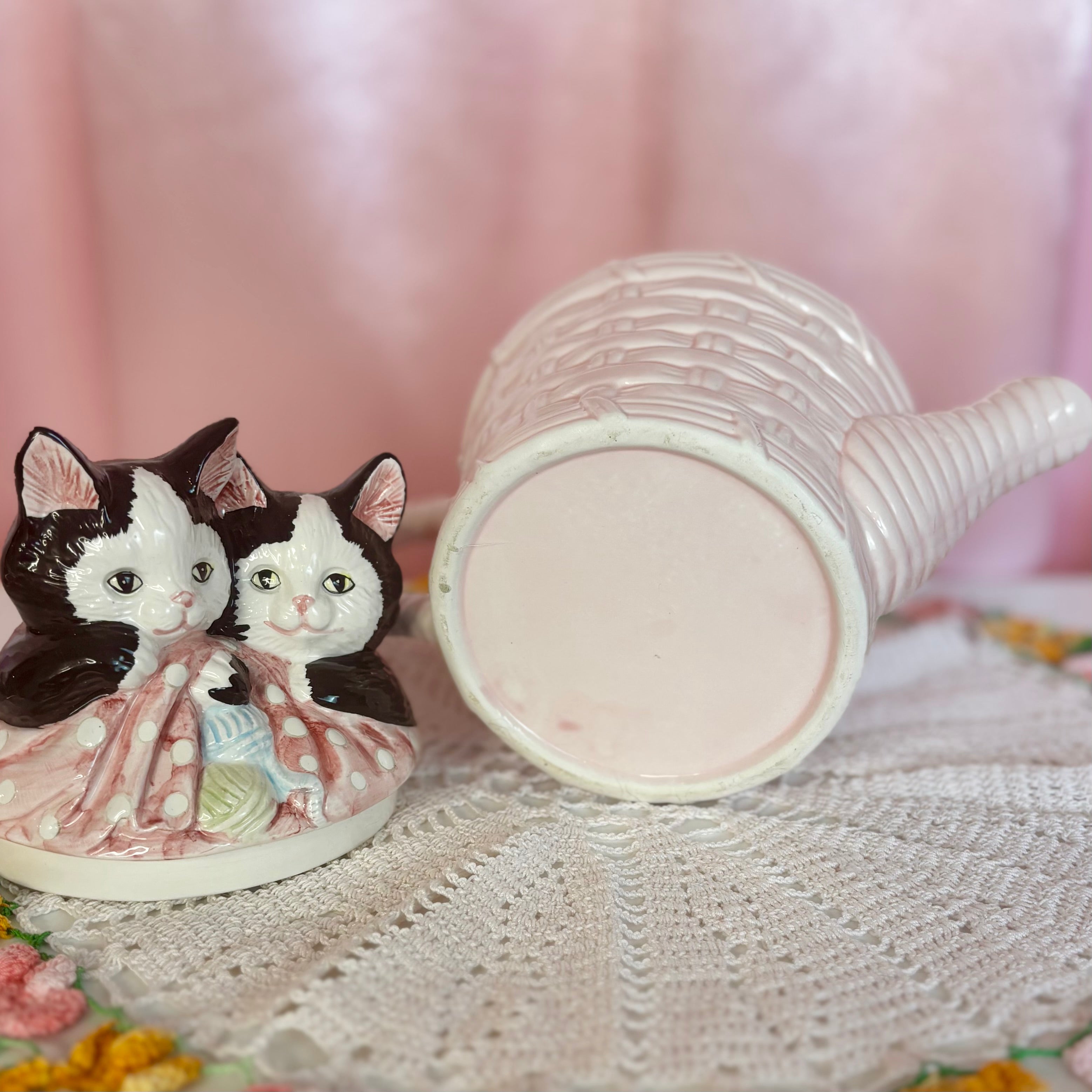 1980s Novelty kitten basket teapot