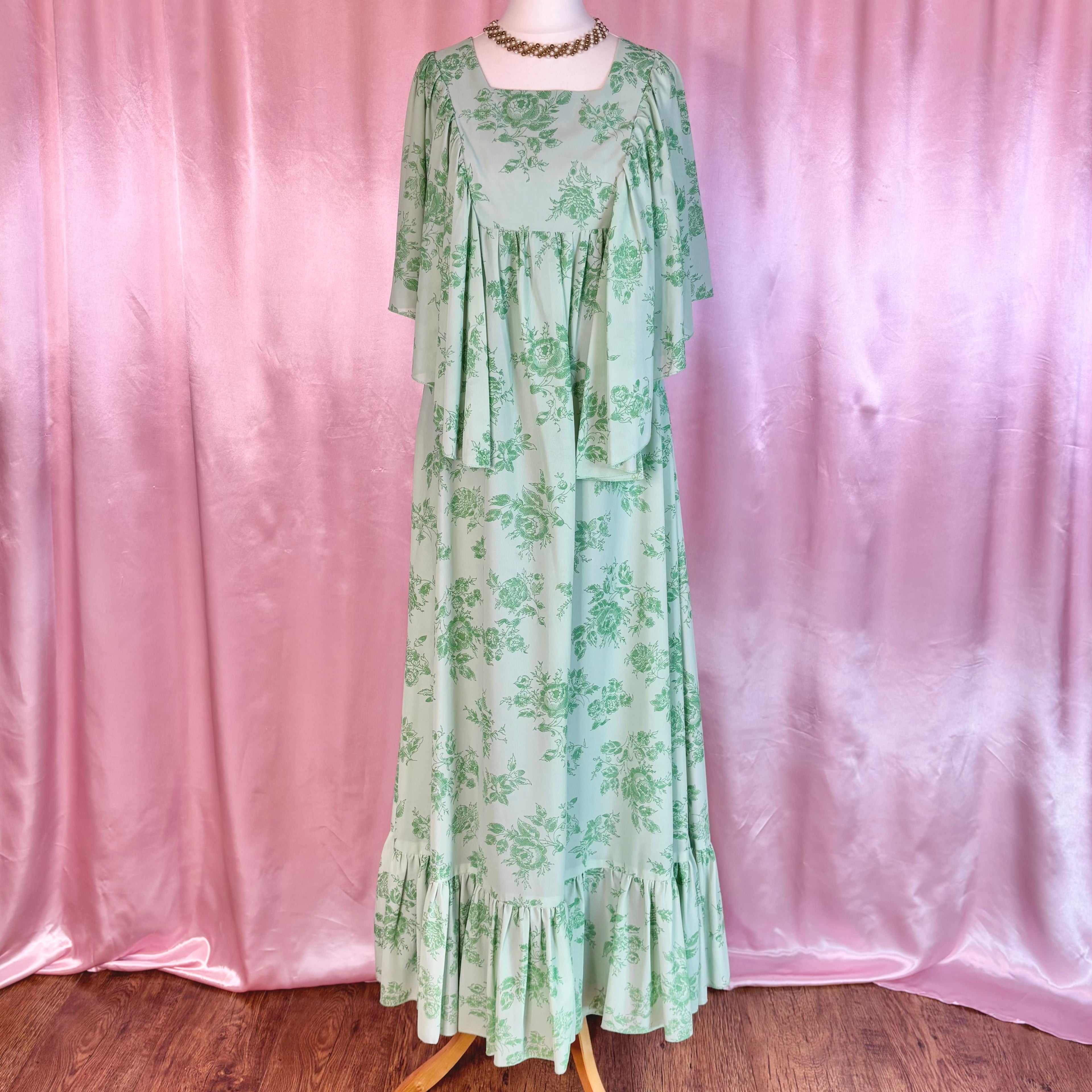 1970s Green angel sleeve dress, unbranded, size 6