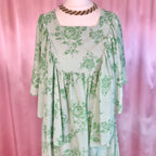 1970s Green angel sleeve dress, unbranded, size 6