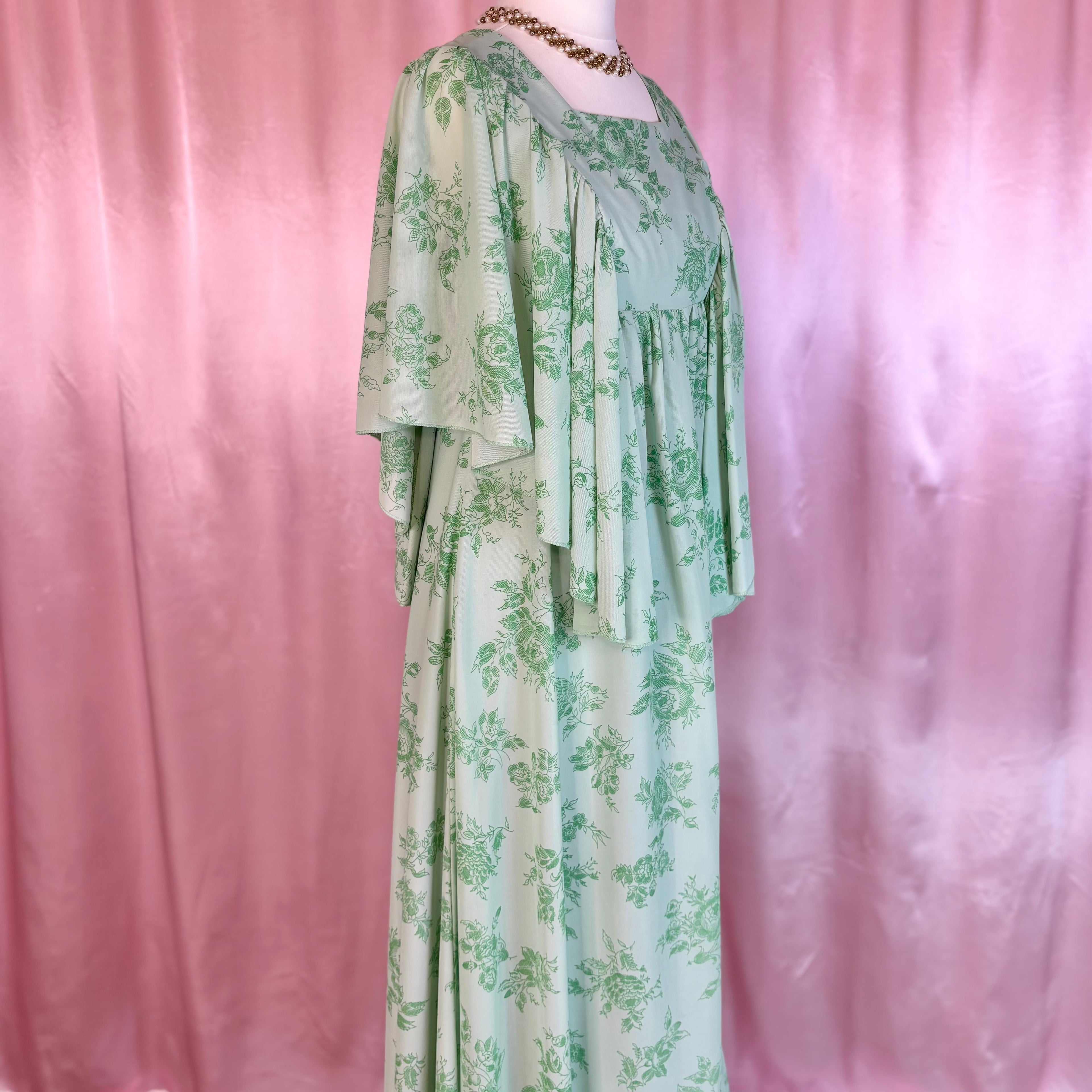 1970s Green angel sleeve dress, unbranded, size 6