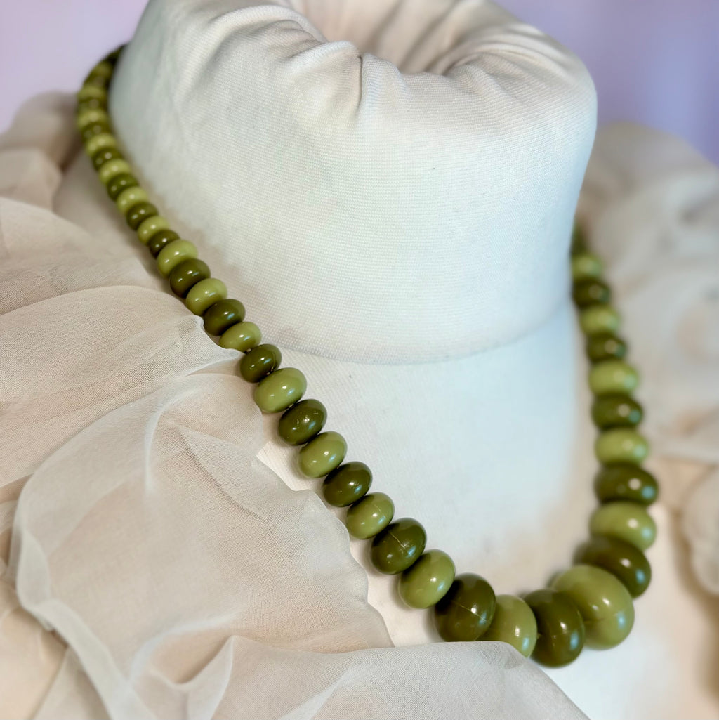 1980s Green beaded necklace