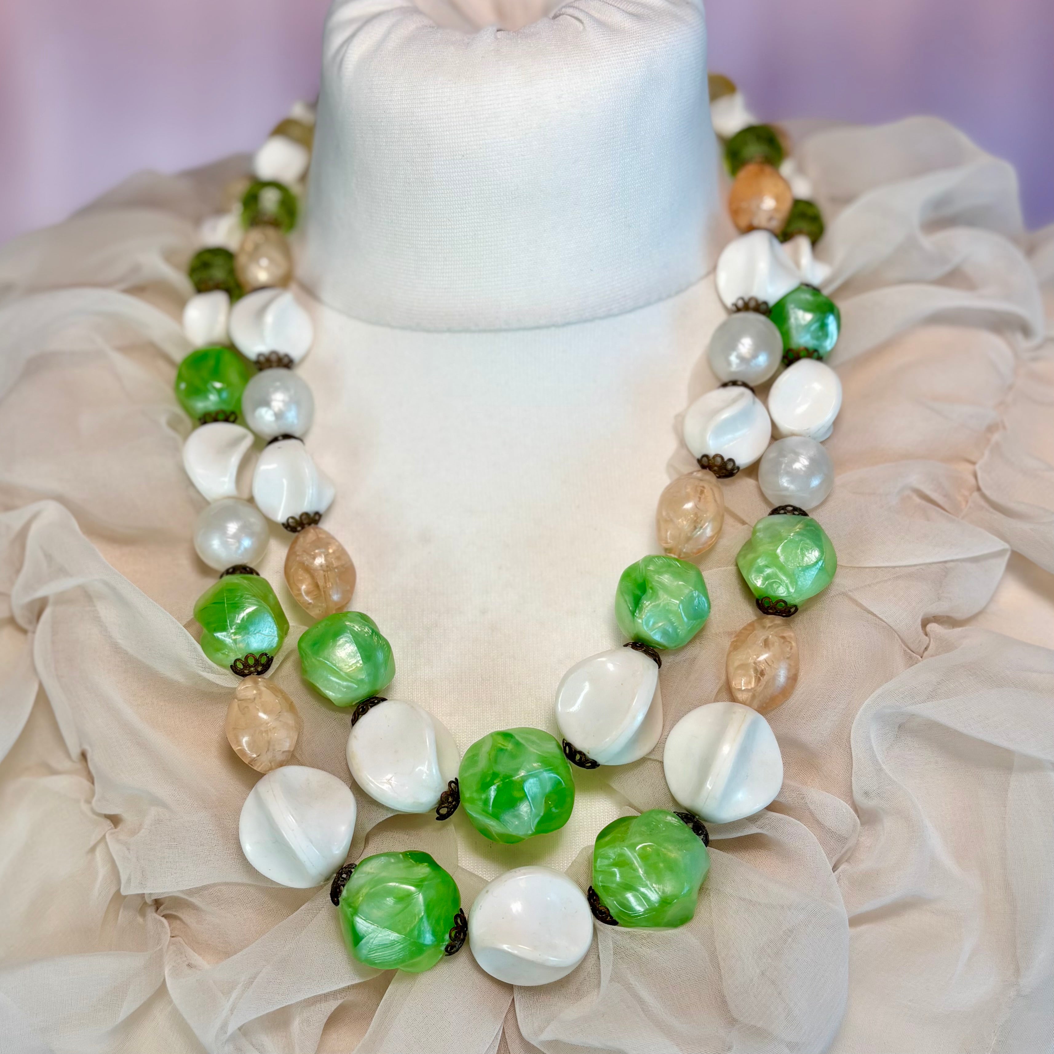 1950s Green & white Statement necklace