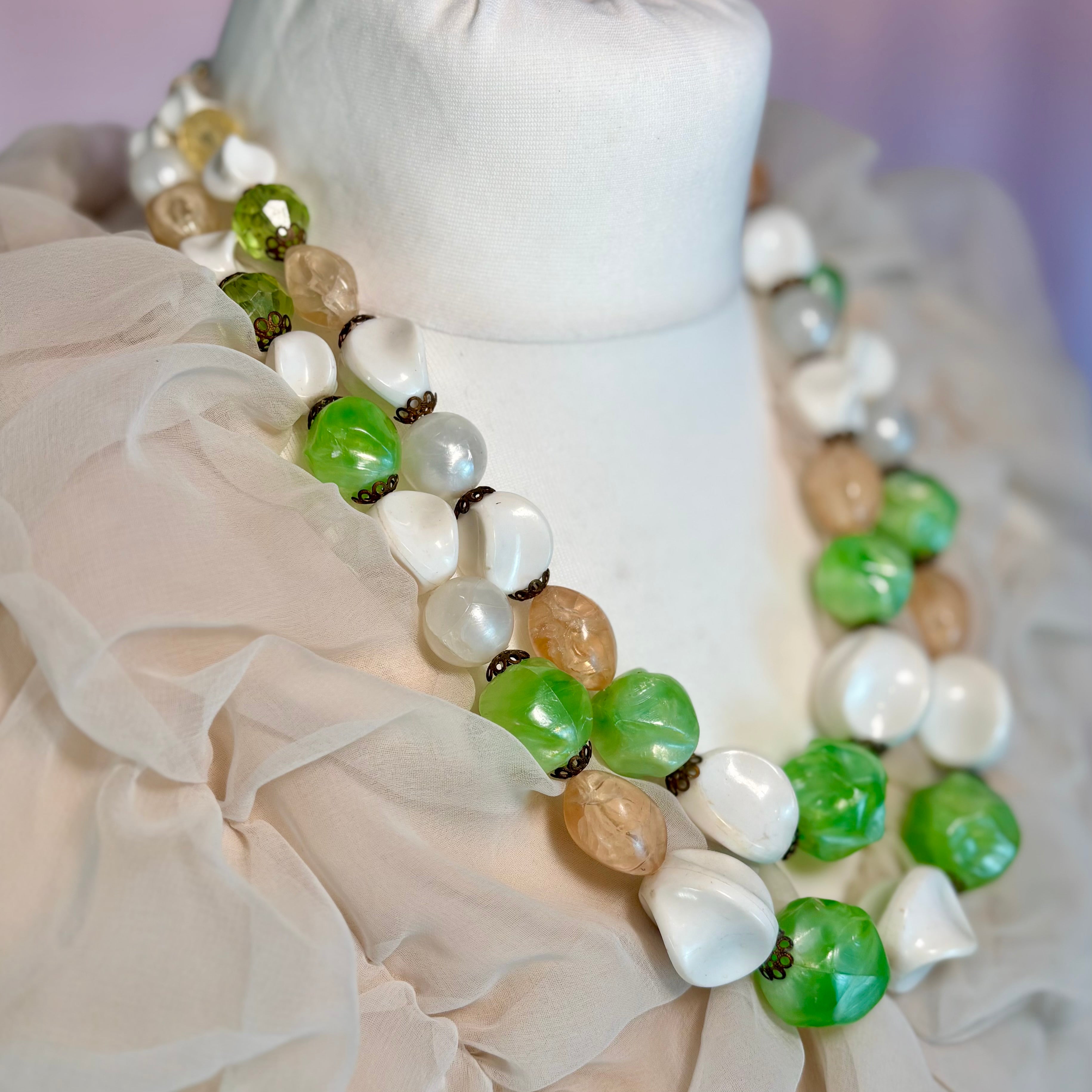 1950s Green & white Statement necklace