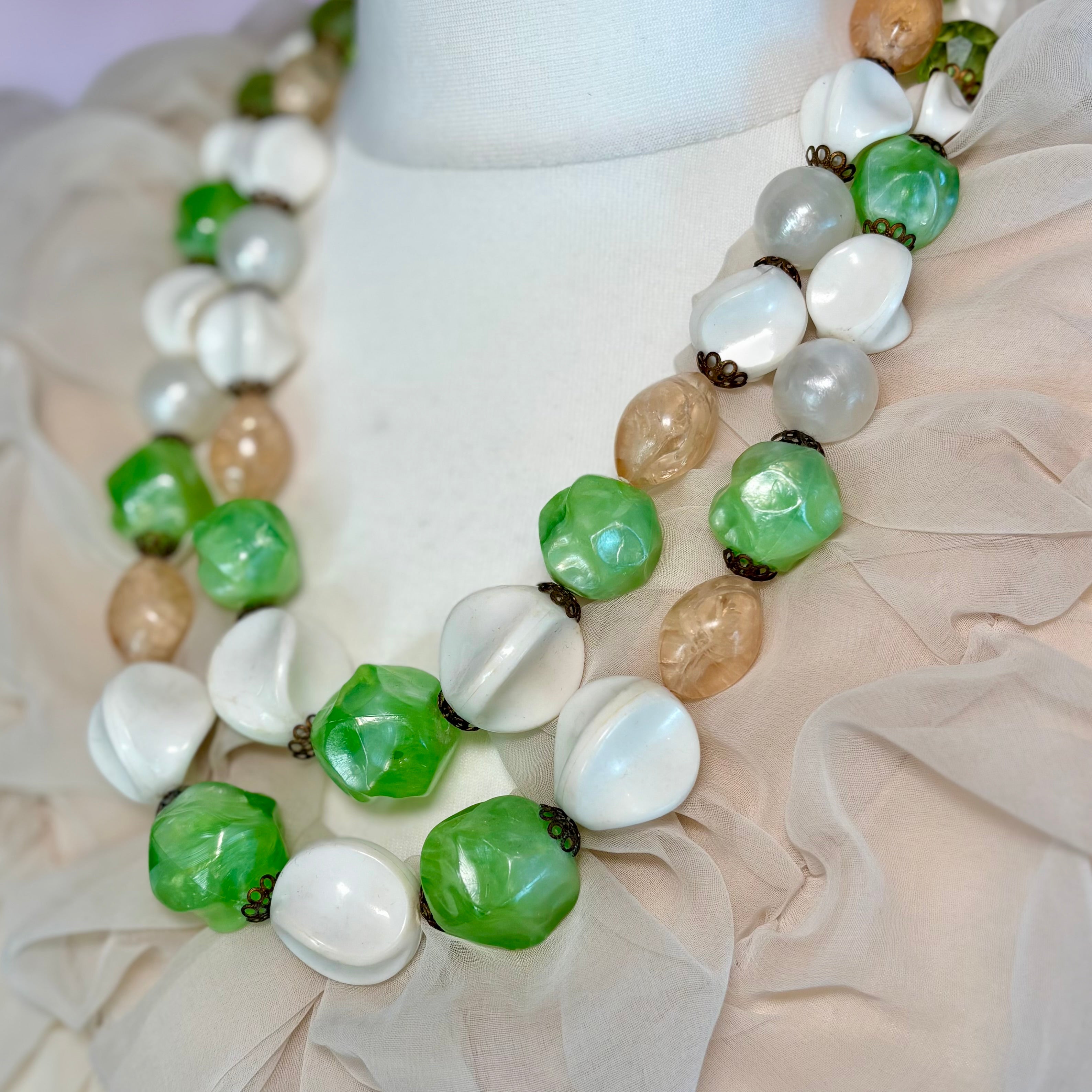 1950s Green & white Statement necklace