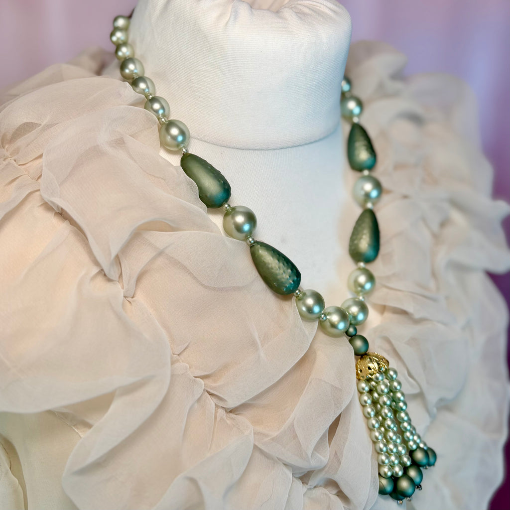 1980s Green beaded tassel necklace