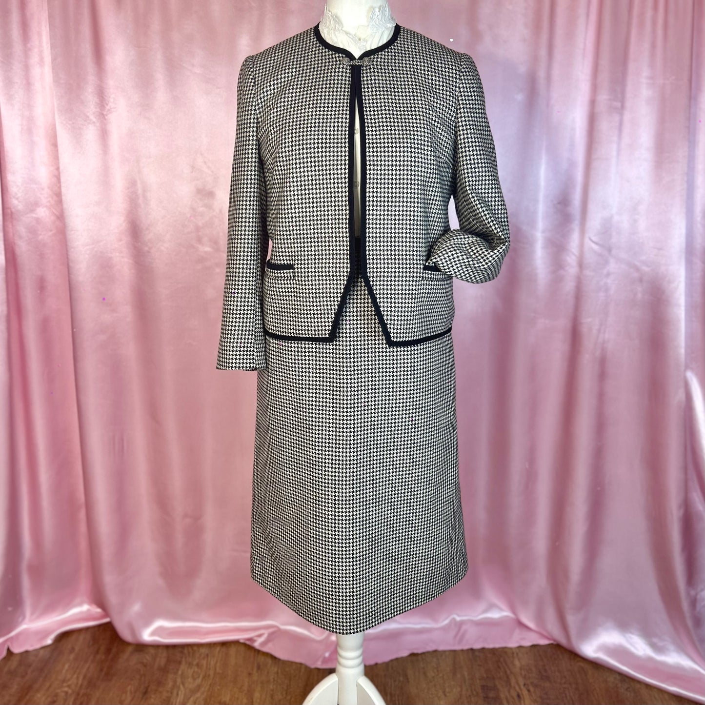 1980s Houndstooth suit, by Eastex, size 10/12