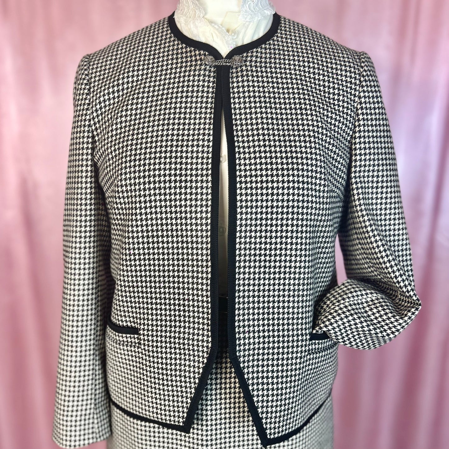 1980s Houndstooth suit, by Eastex, size 10/12