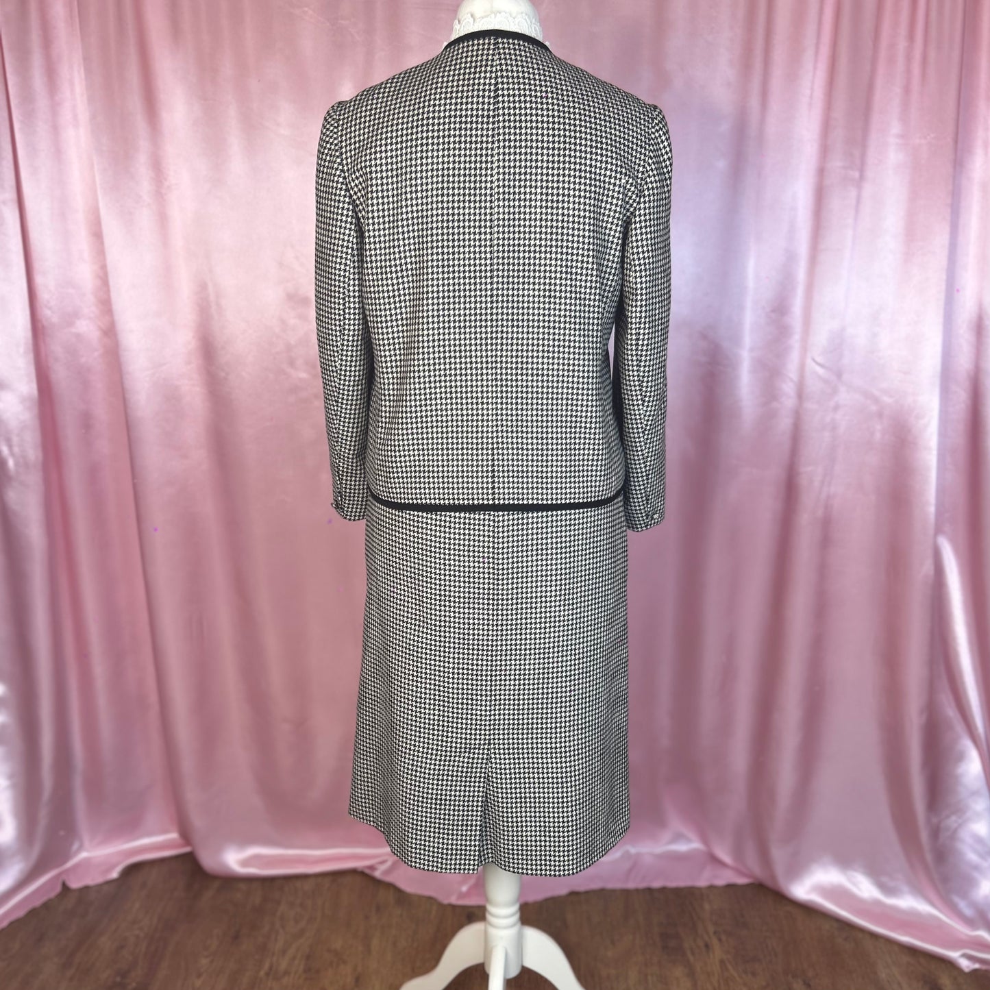 1980s Houndstooth suit, by Eastex, size 10/12