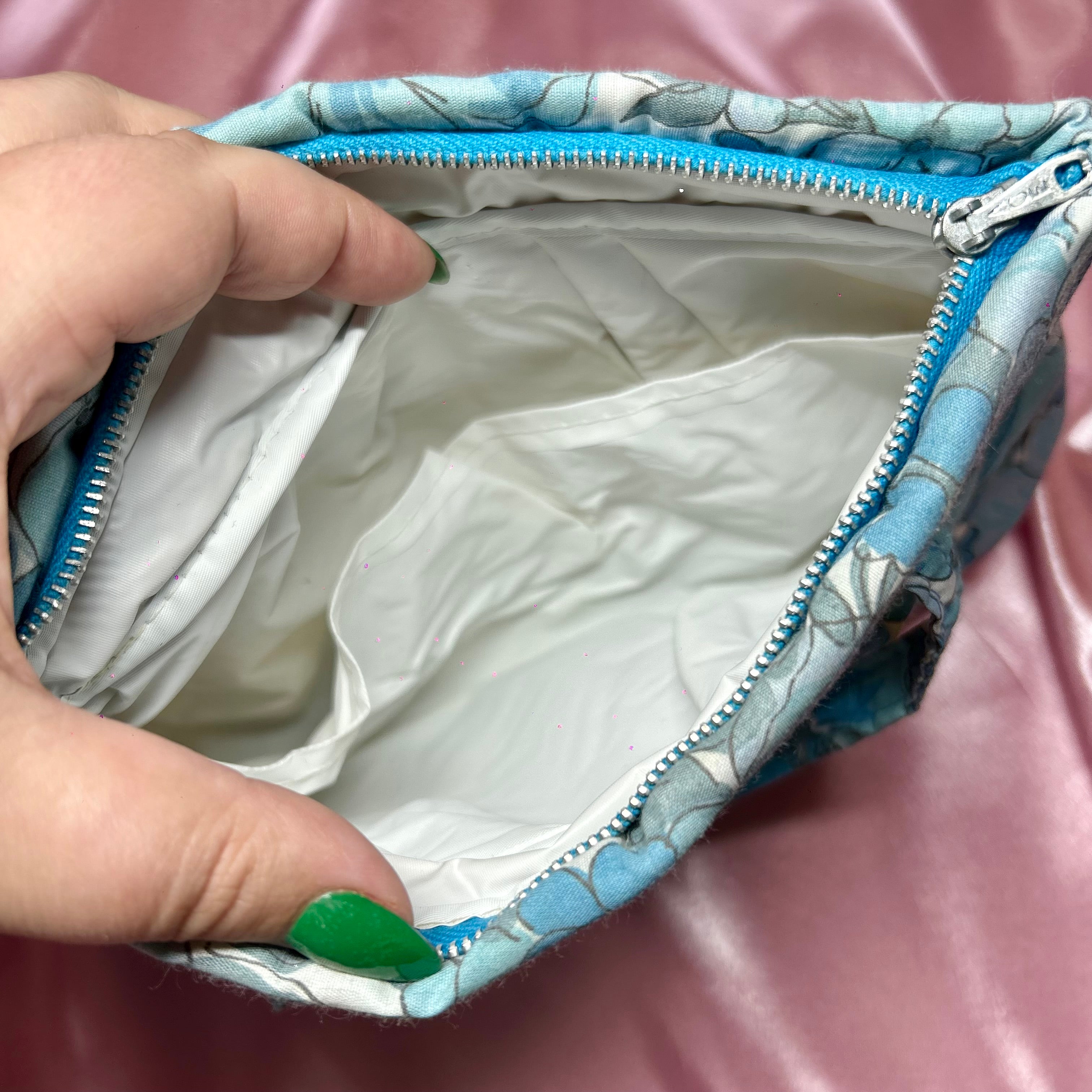 1960s Blue floral bag