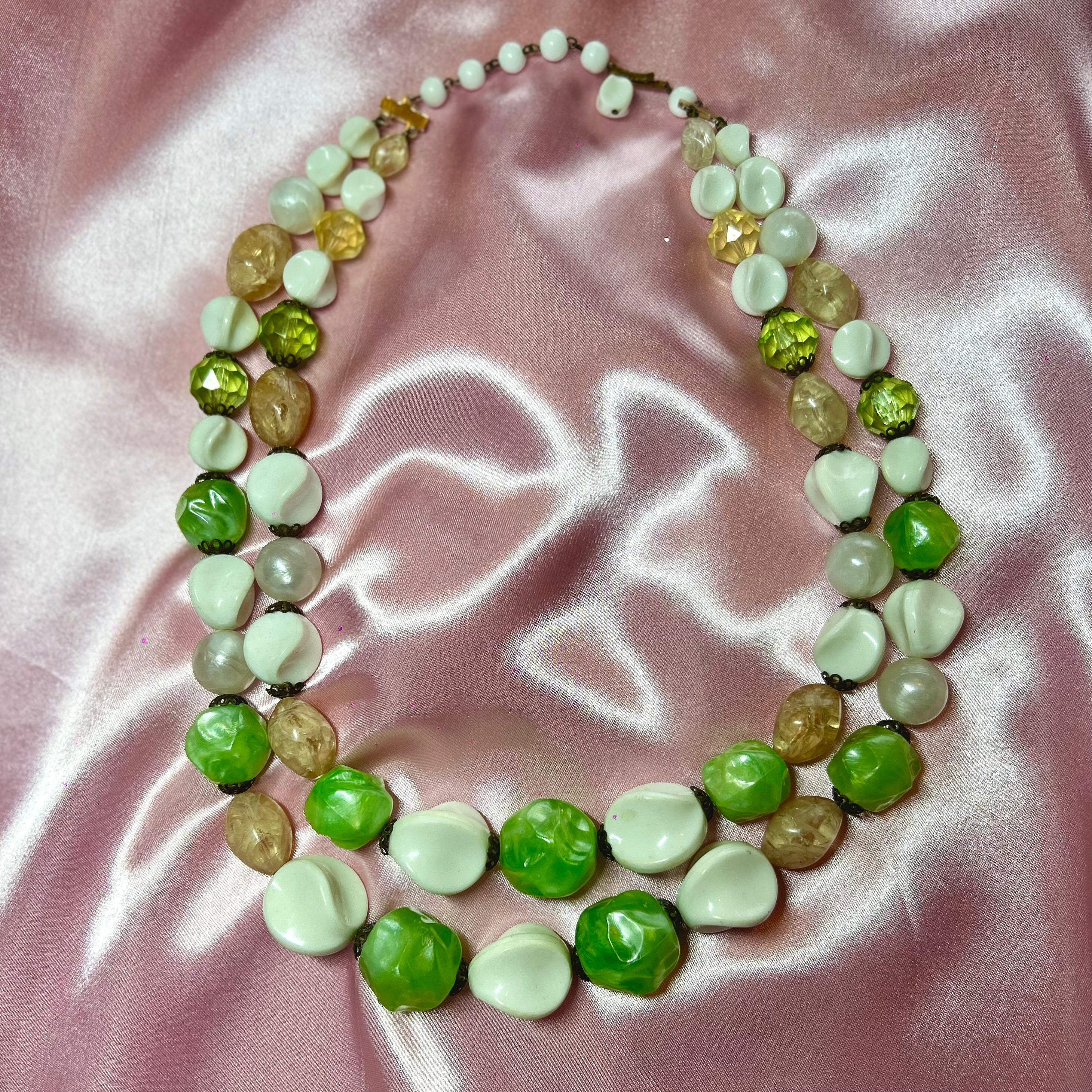 1950s Green & white Statement necklace