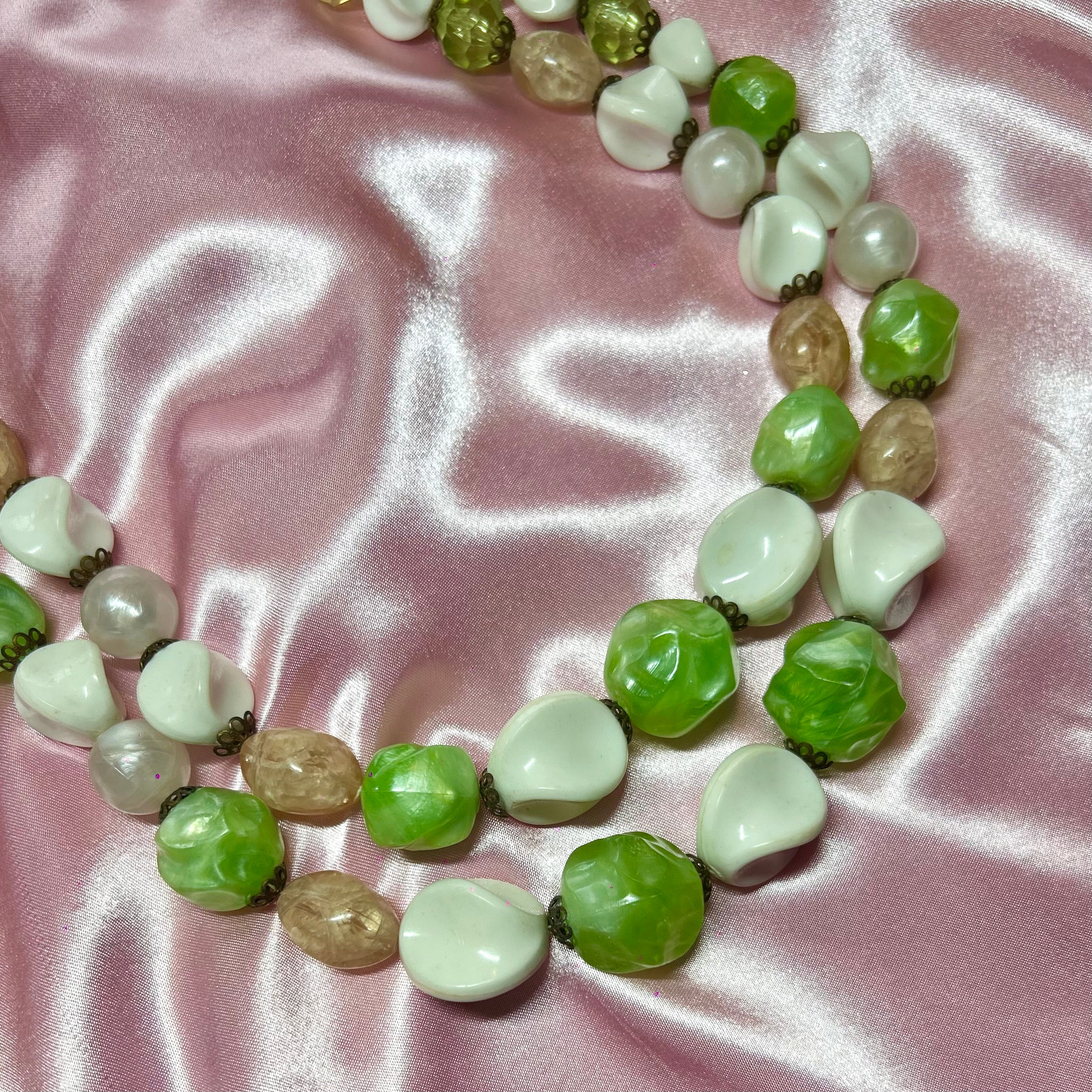 1950s Green & white Statement necklace
