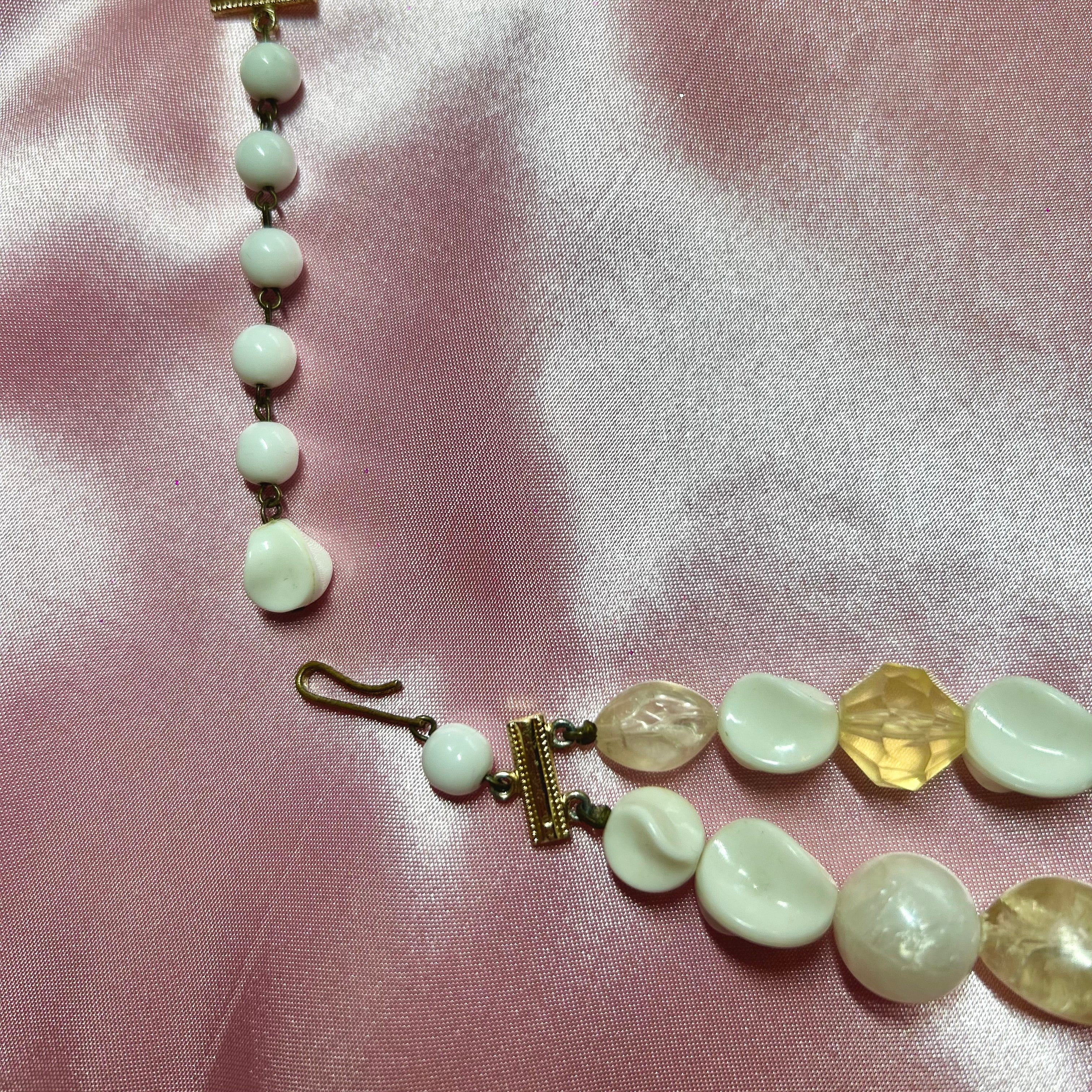 1950s Green & white Statement necklace