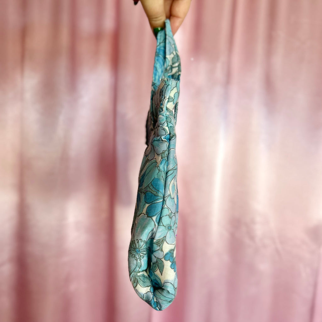 1960s Blue floral bag