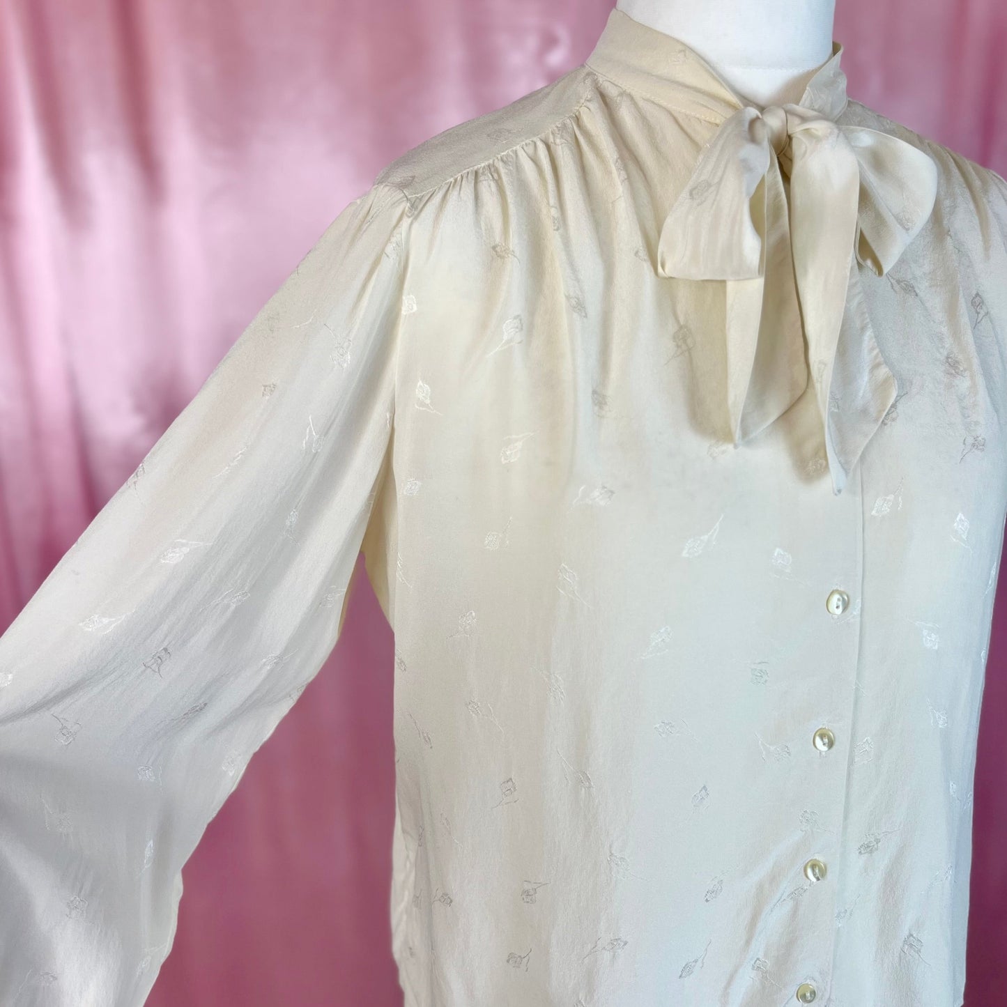 1980s Cream pussy bow blouse, unbranded, size 14