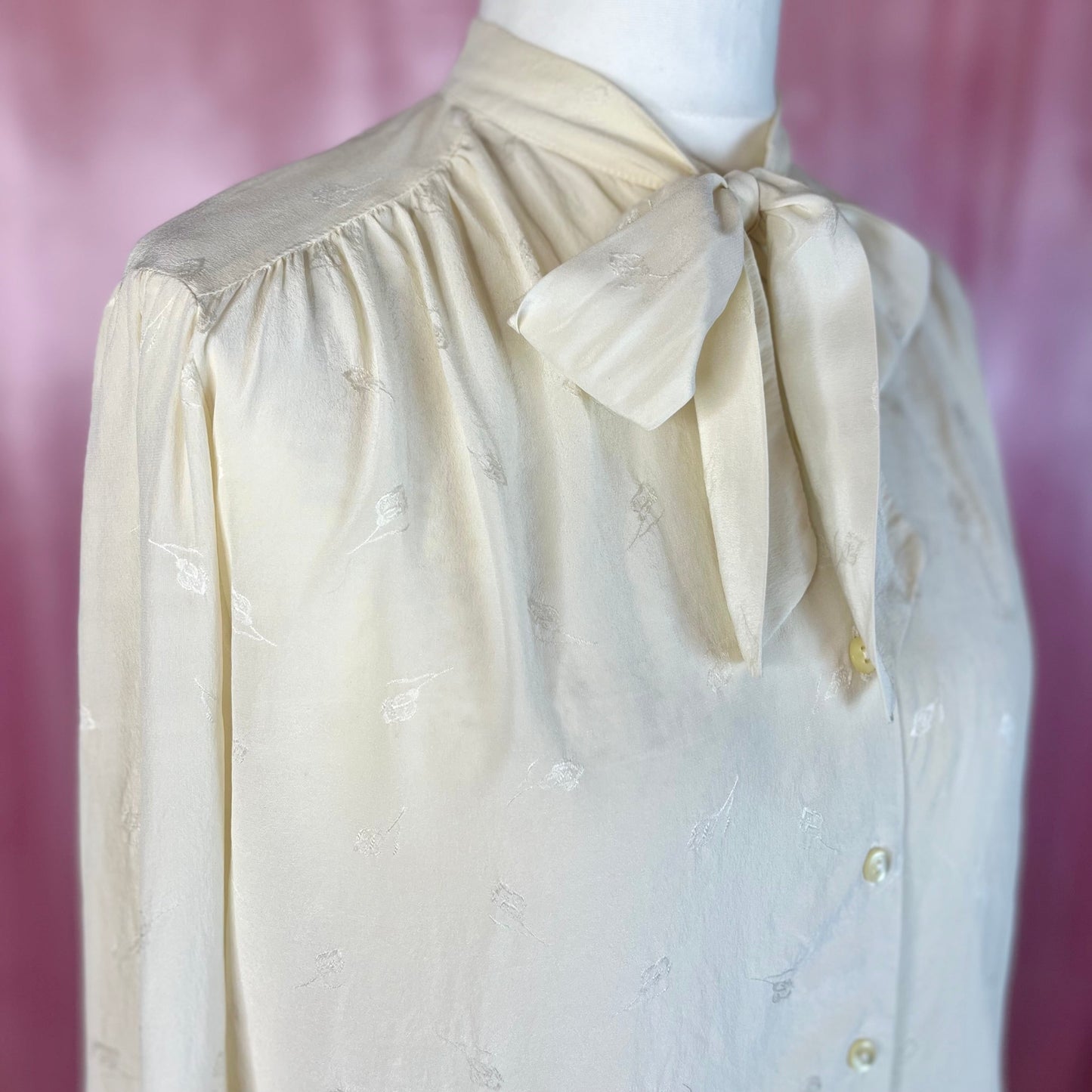 1980s Cream pussy bow blouse, unbranded, size 14