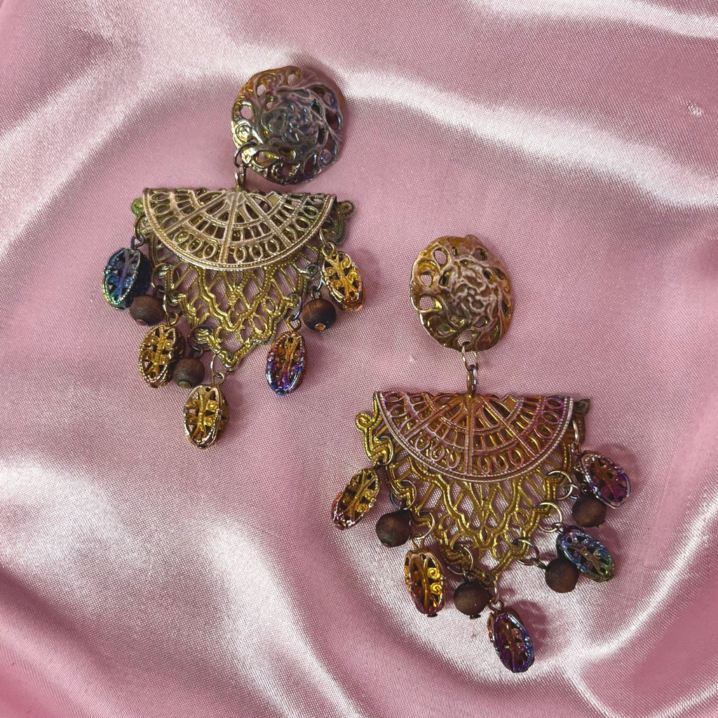 1980s Gold filigree dangly clip on earrings