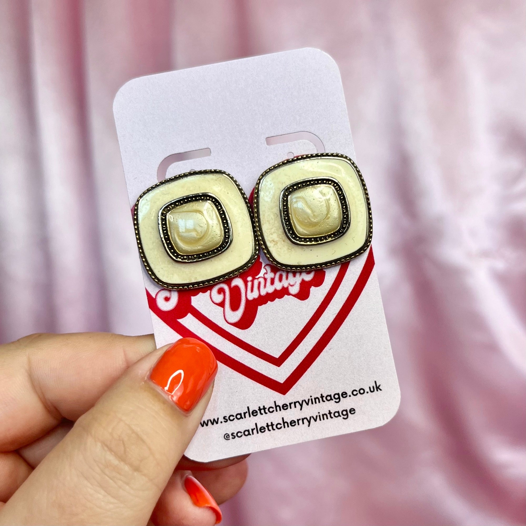 1980s Cream & Gold square clip on earrings