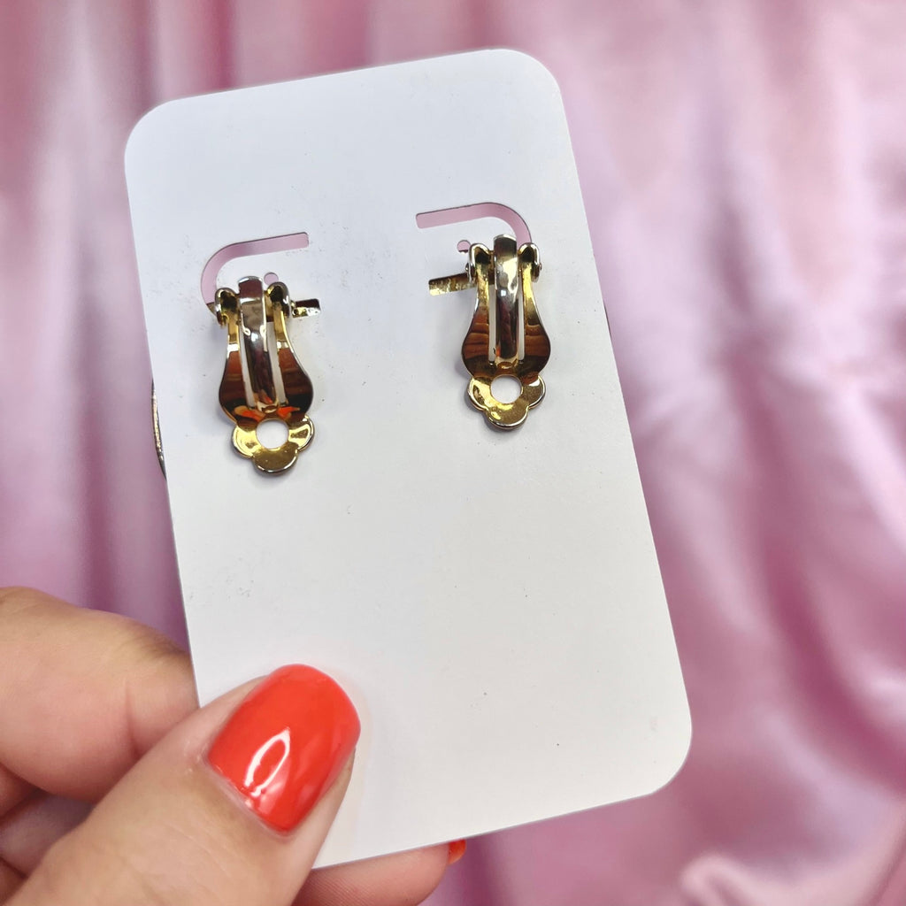 1980s Cream & Gold square clip on earrings