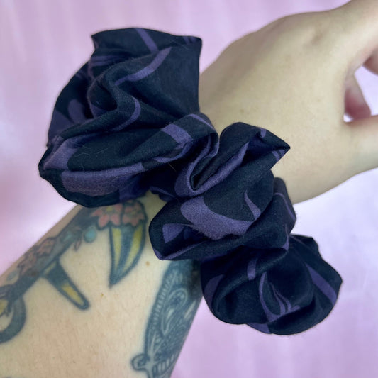 Oversize reworked Navy & purple scrunchie