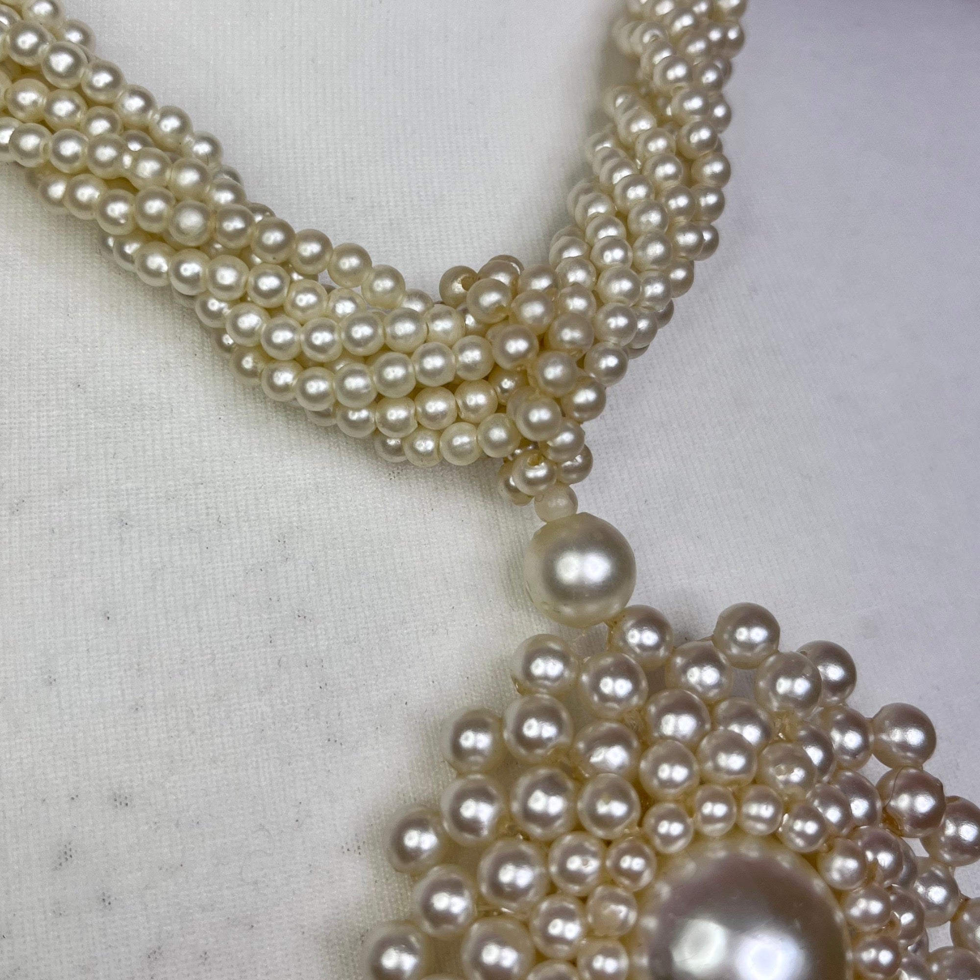 Statement pearl effect pendant necklace