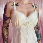 1970s Pale yellow negligee, unbranded, size 8
