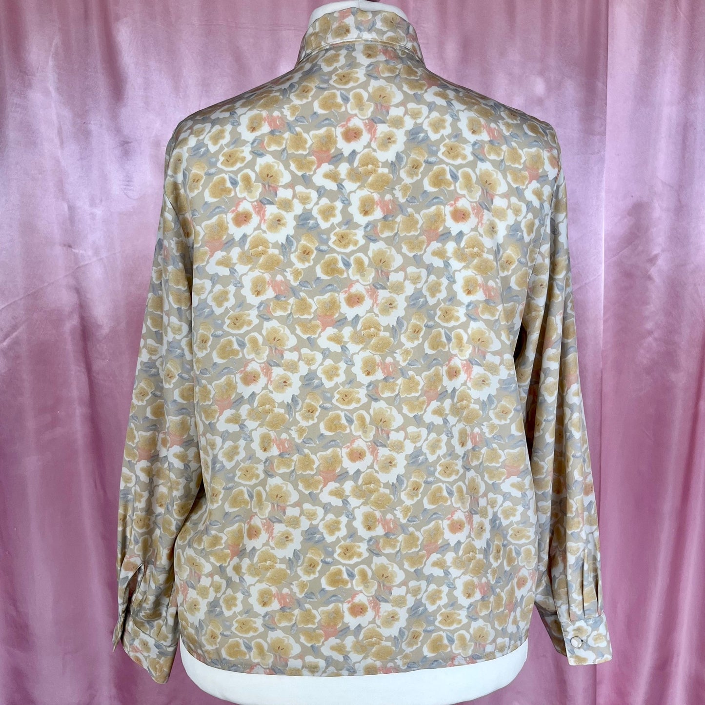 1980s beige floral blouse, Unbranded, size 16