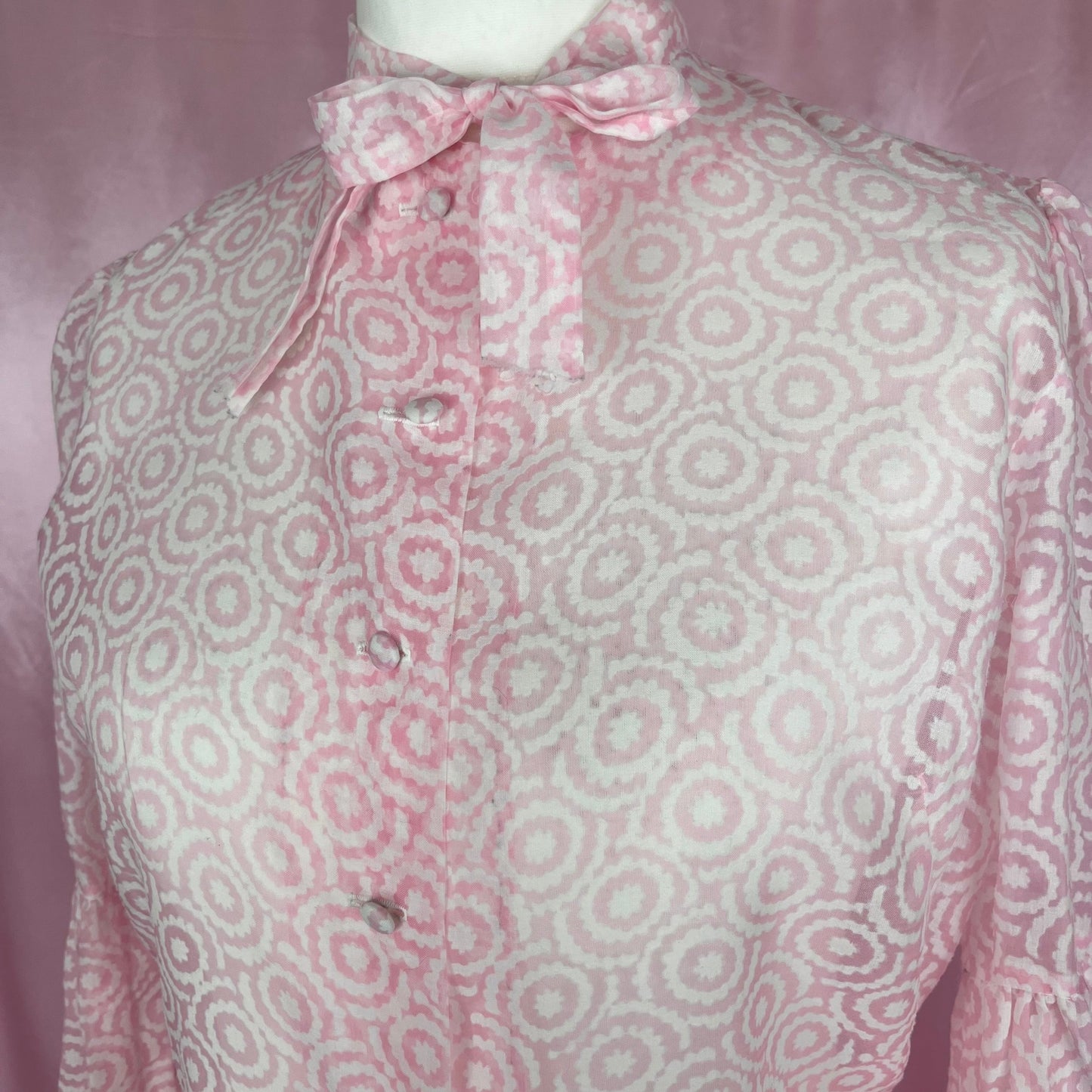 1970s Pink peignoir, by Elizabeth Hayes, size 14