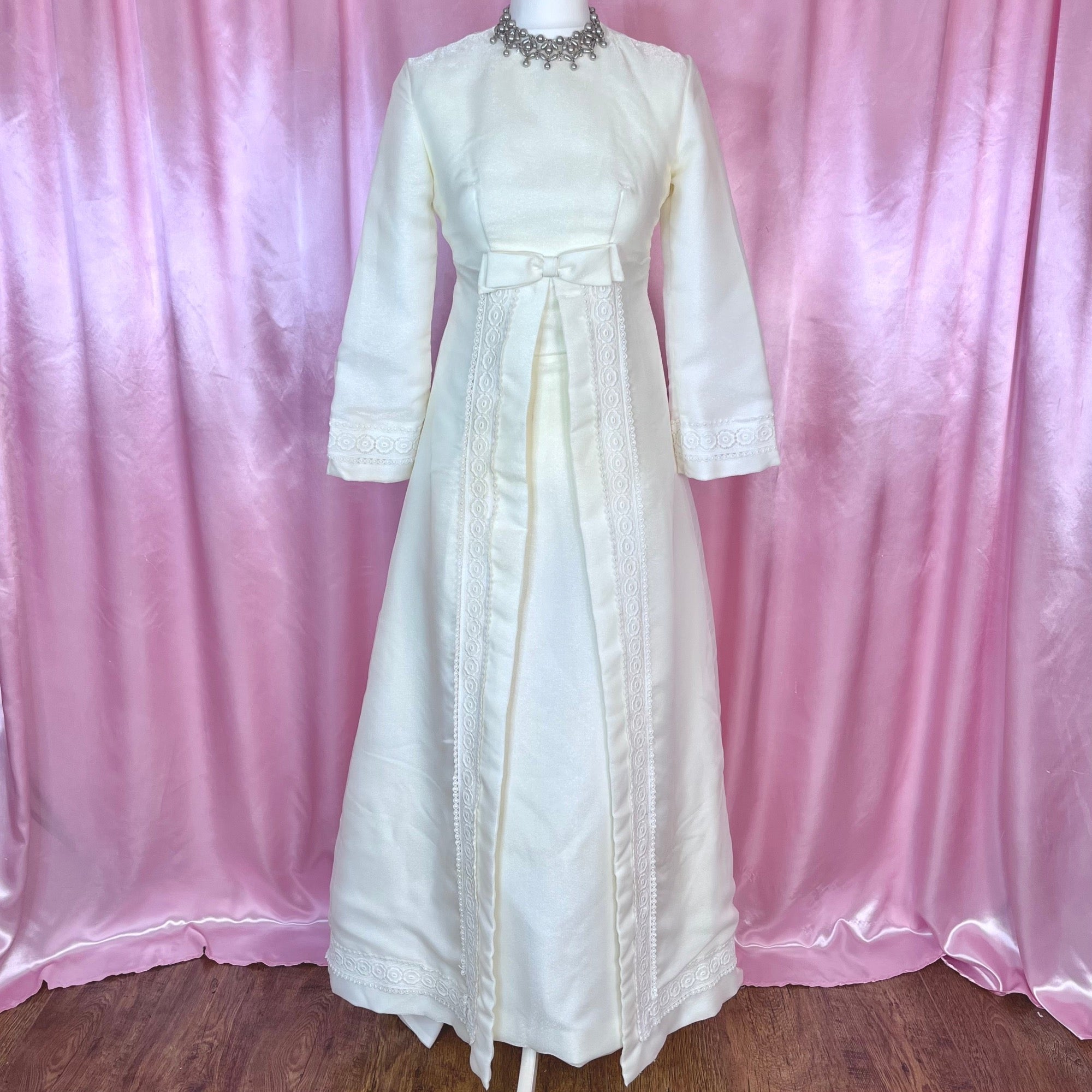 1960s Cream A-Line wedding dress, Unbranded, size 8