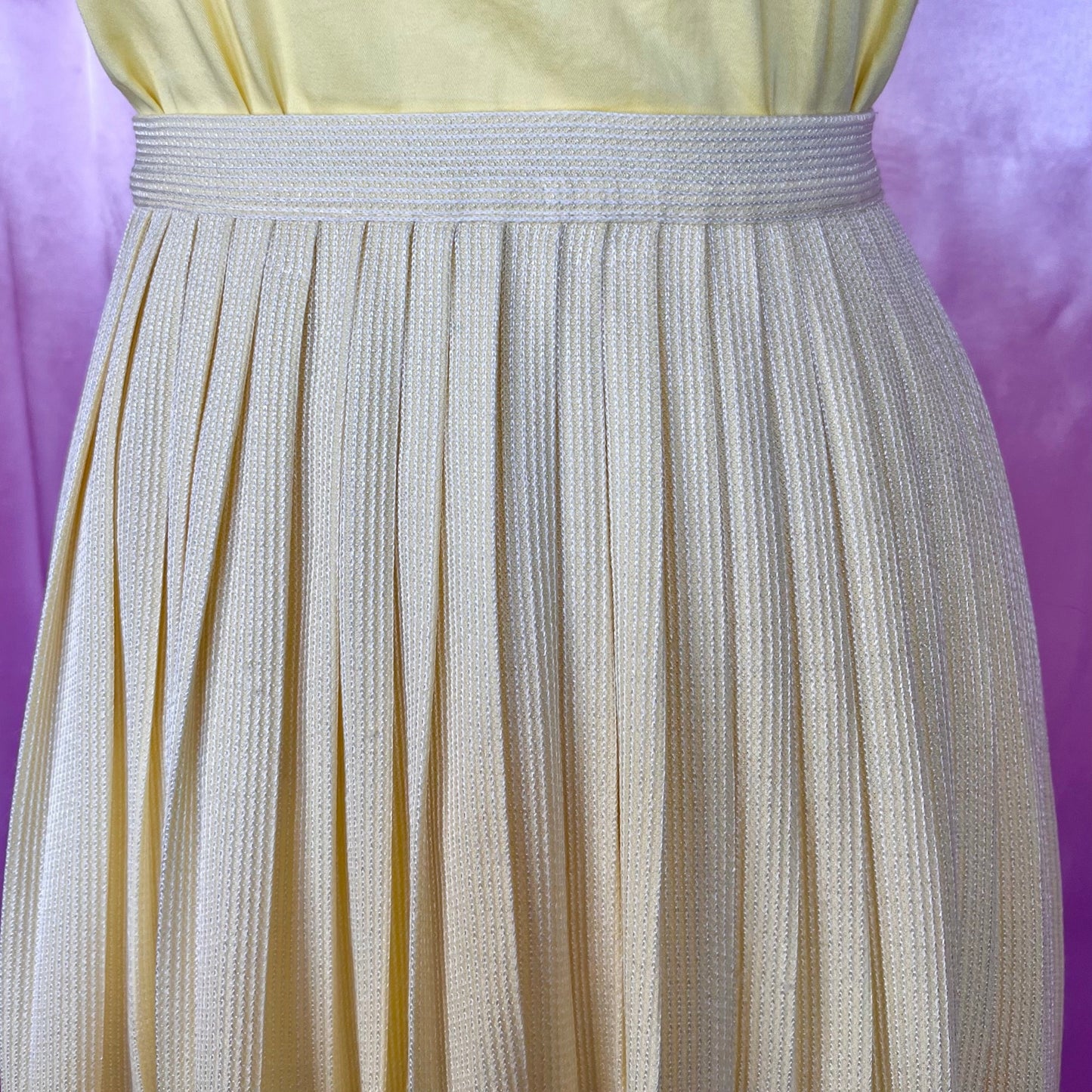 1980s pale yellow pleated skirt, Unbranded, size 14